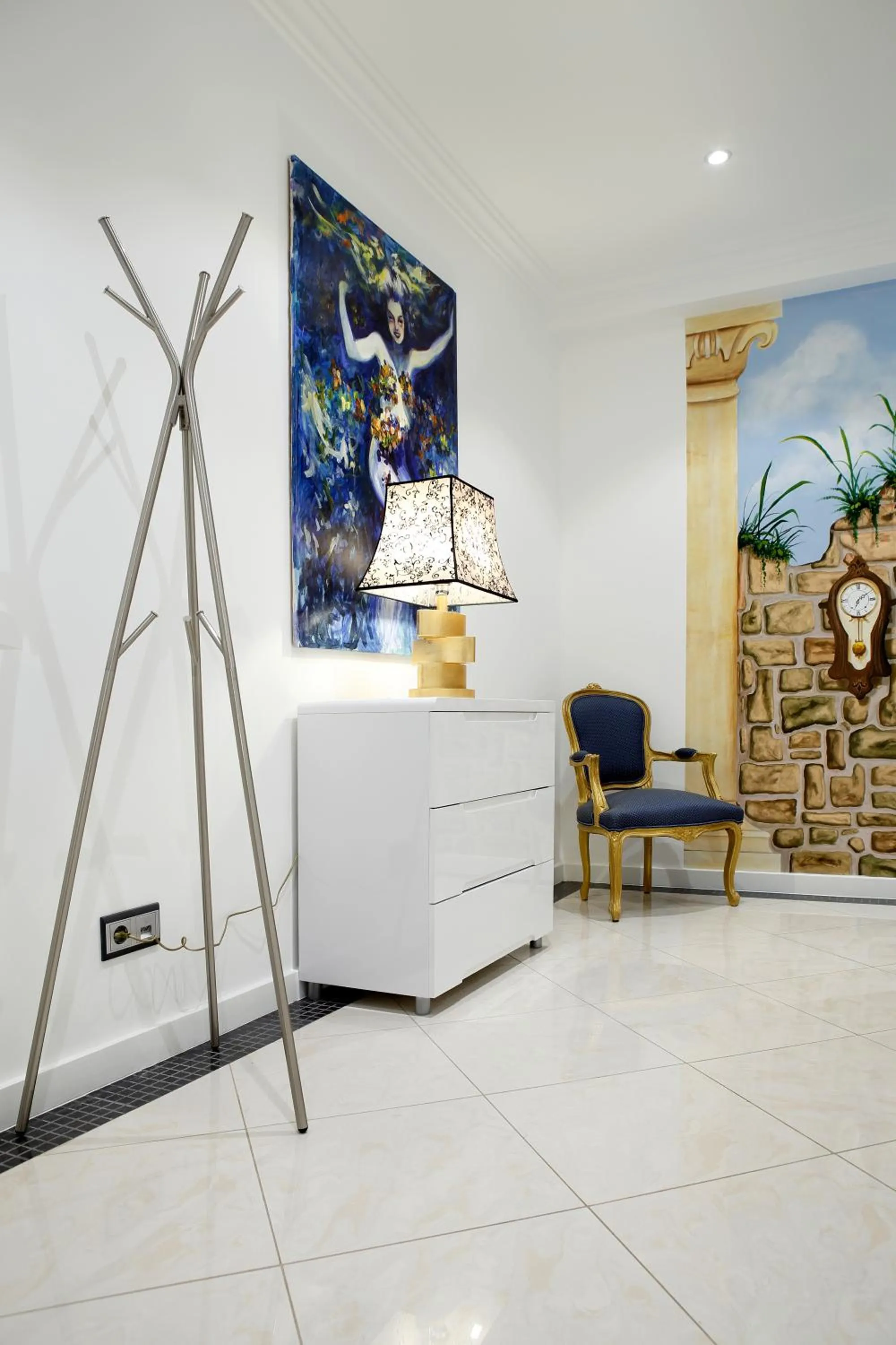 Decorative detail in The Queen Luxury Apartments - Villa Cortina