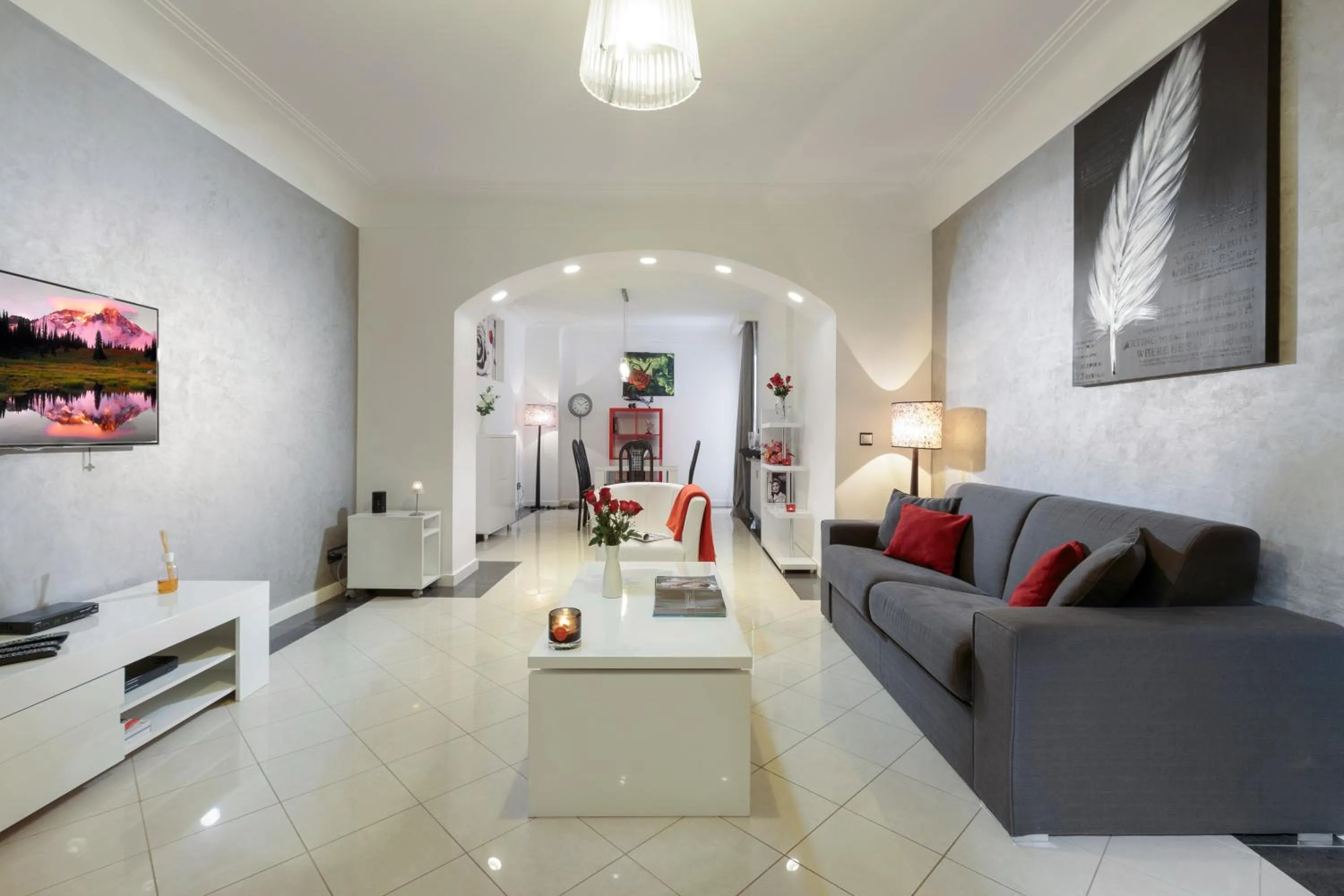 TV and multimedia in The Queen Luxury Apartments - Villa Cortina