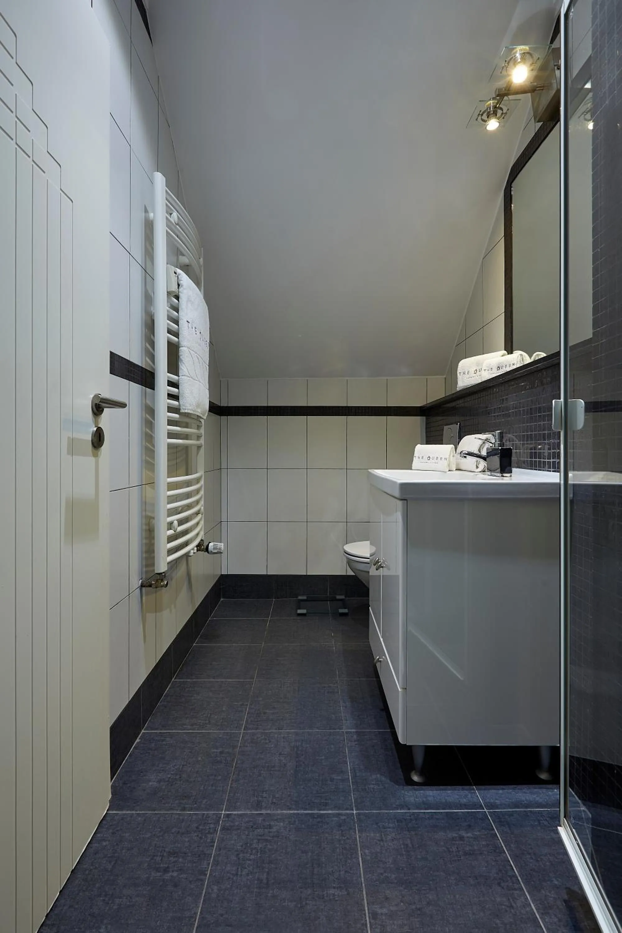 Bathroom in The Queen Luxury Apartments - Villa Cortina