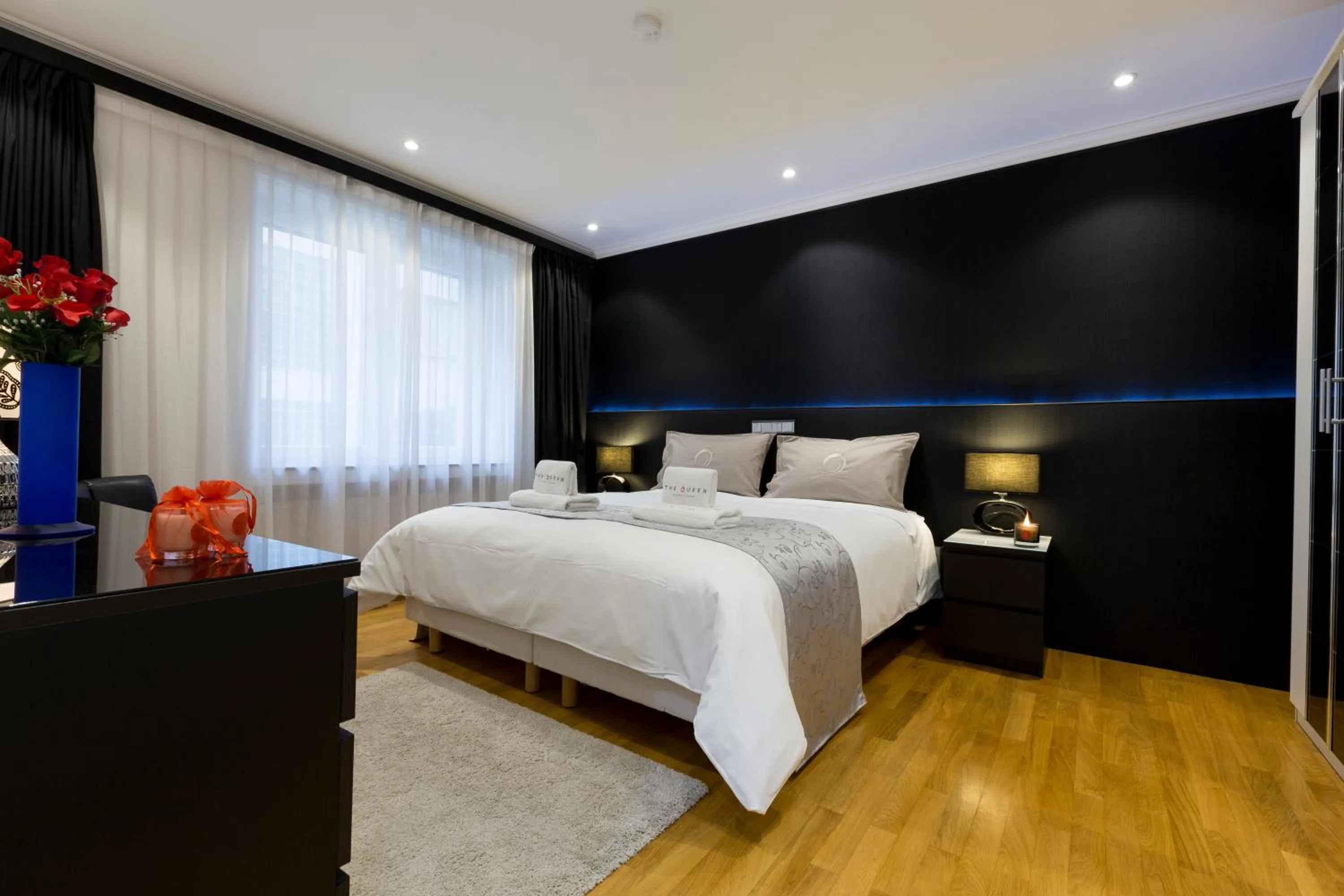 Bedroom, Bed in The Queen Luxury Apartments - Villa Cortina