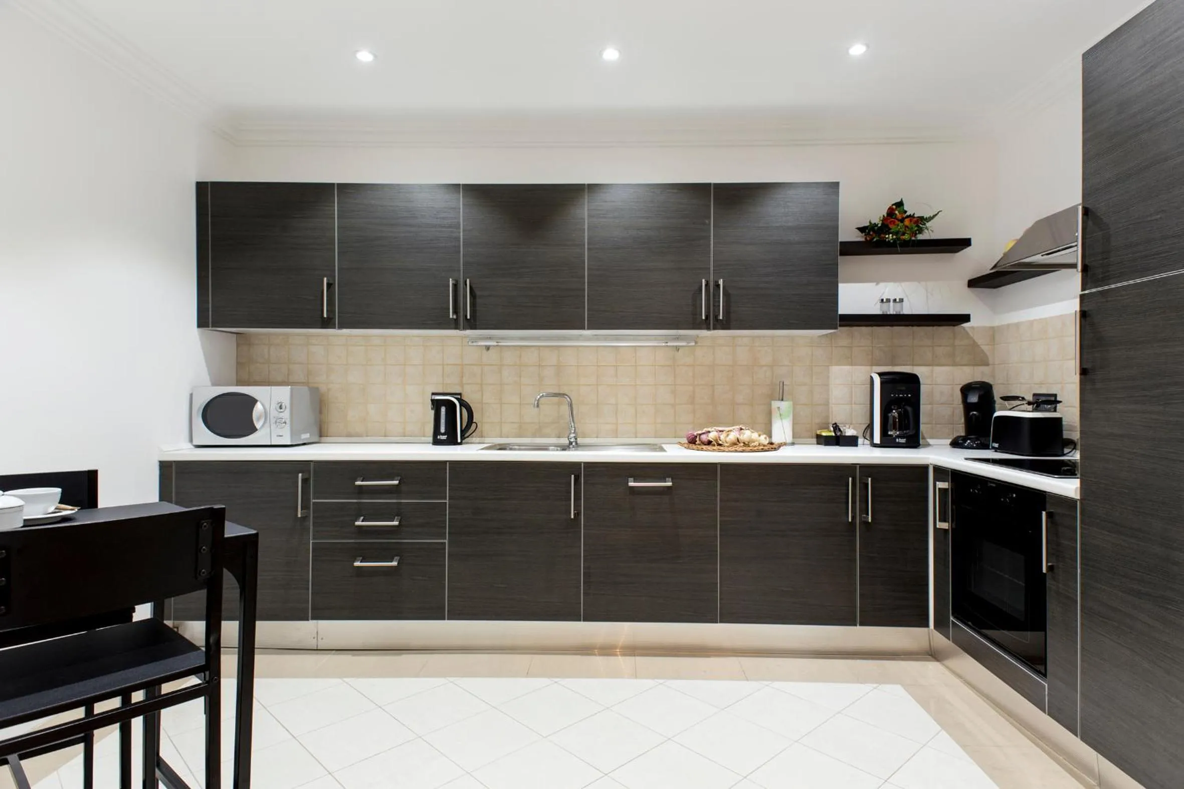 Communal kitchen in The Queen Luxury Apartments - Villa Cortina