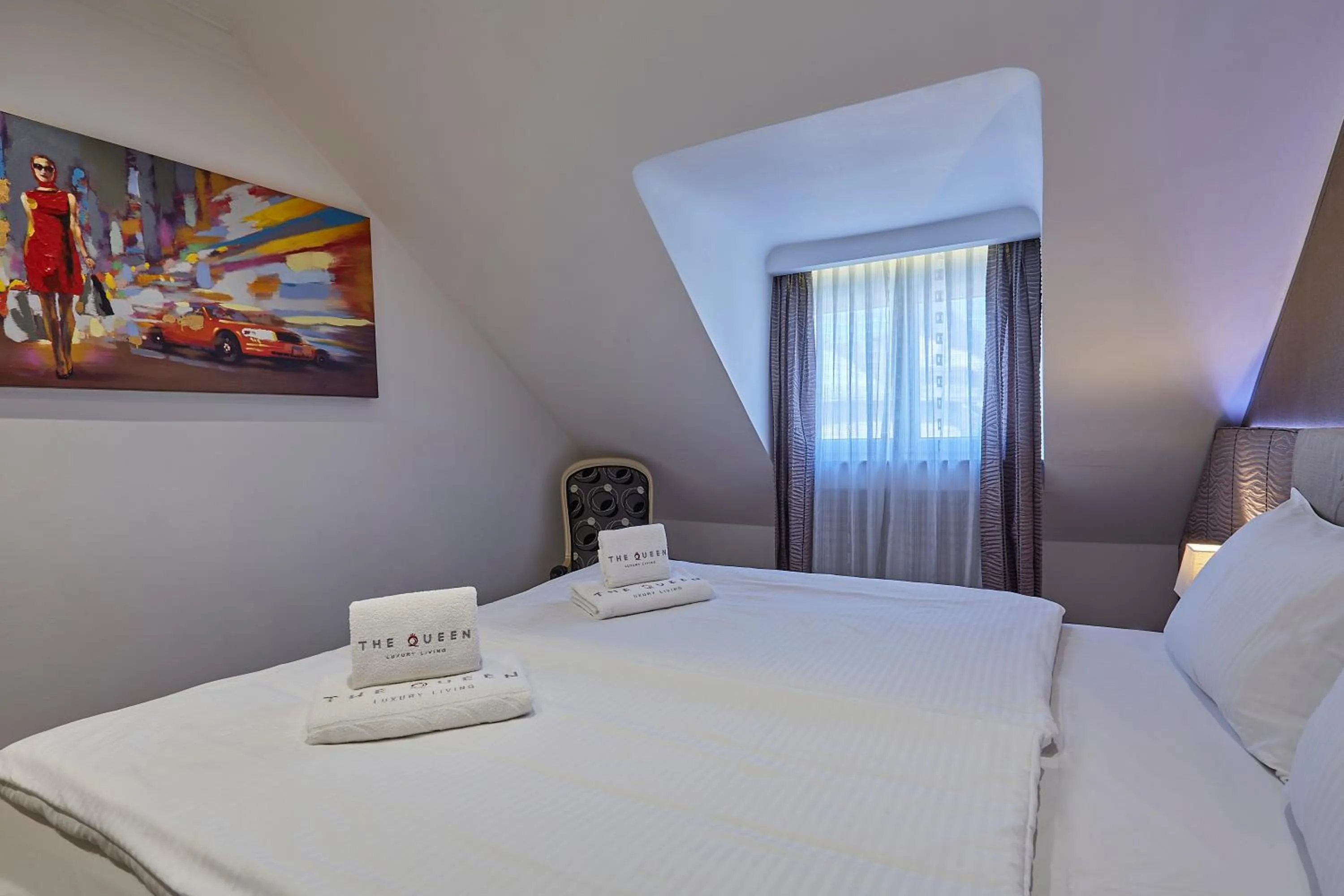 Bedroom, Bed in The Queen Luxury Apartments - Villa Cortina