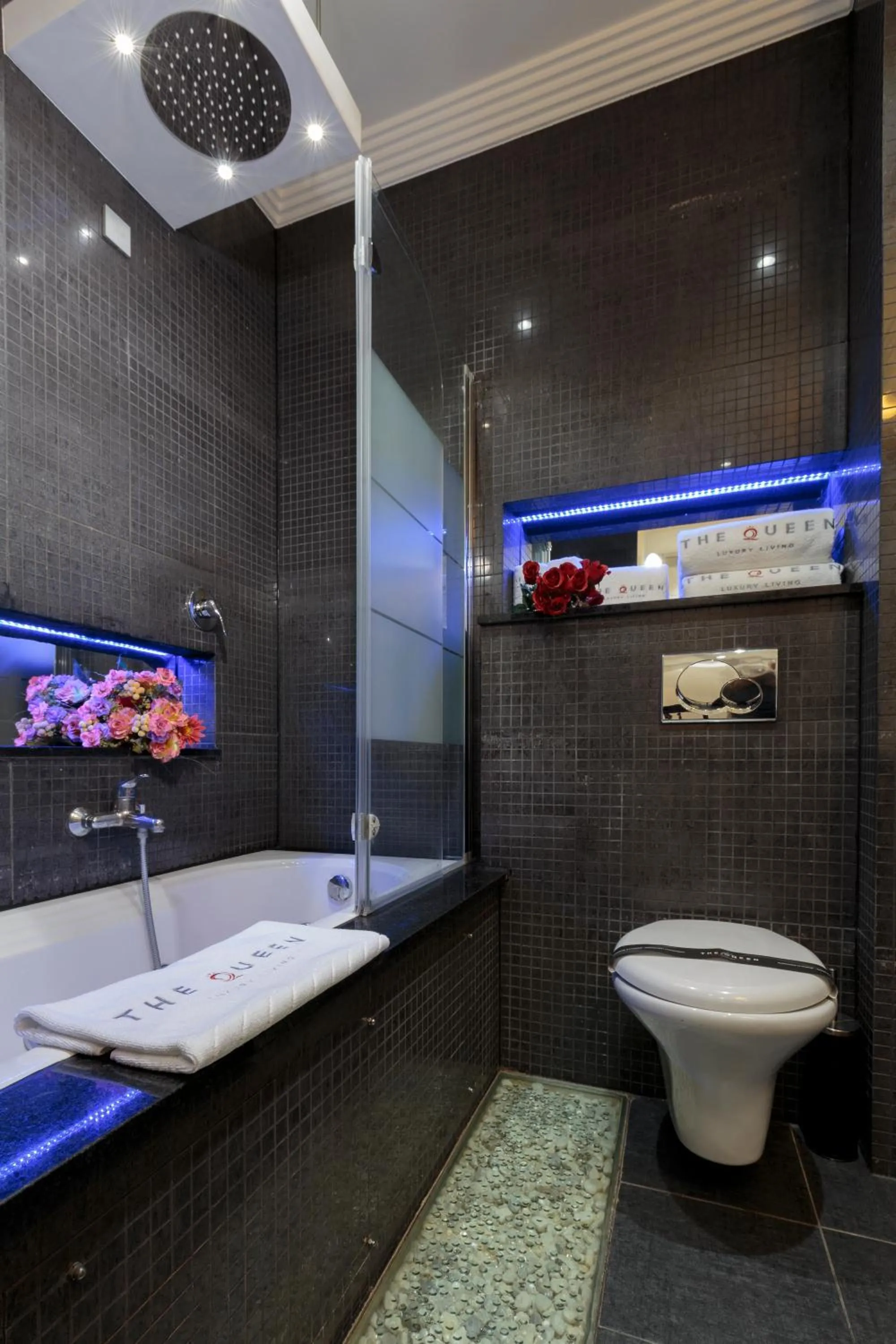 Bathroom in The Queen Luxury Apartments - Villa Cortina