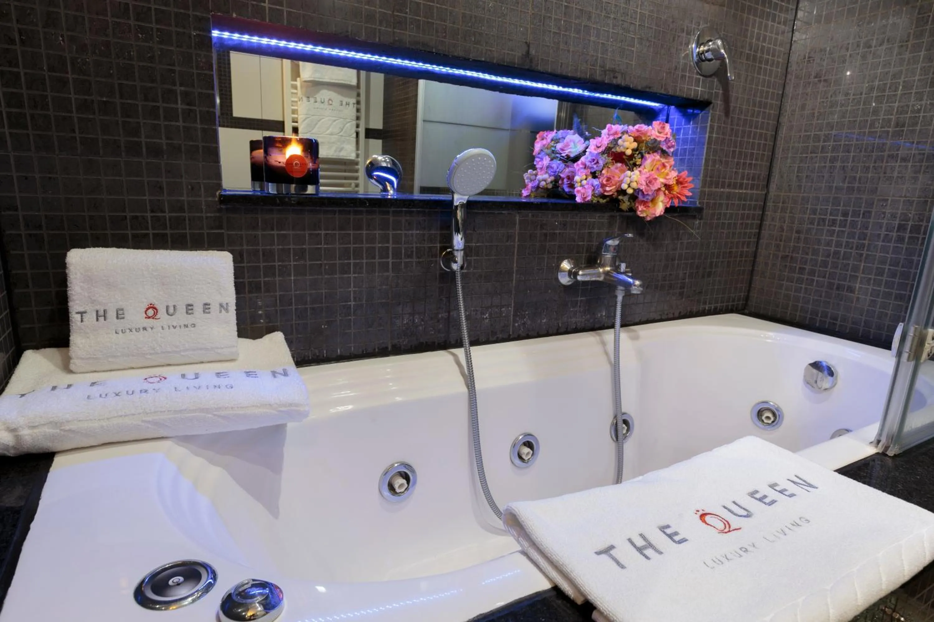 Bathroom in The Queen Luxury Apartments - Villa Cortina