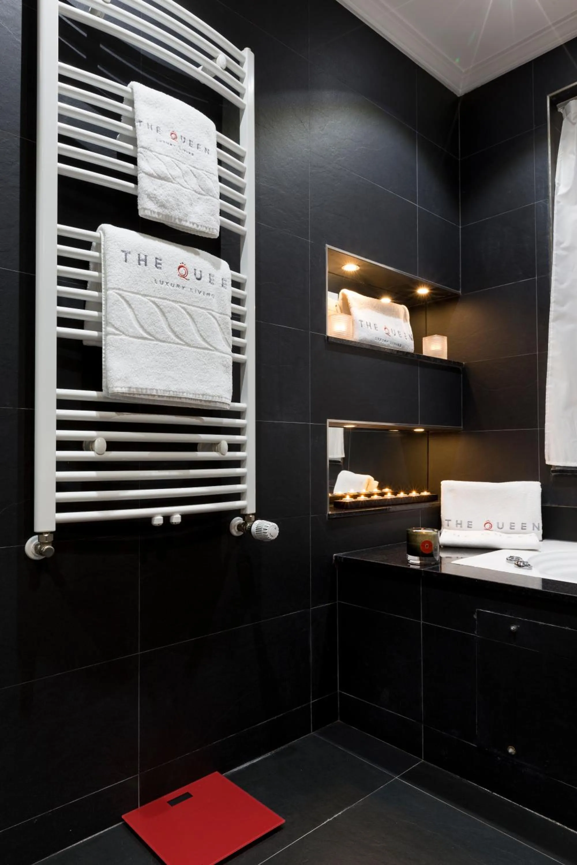 Bathroom in The Queen Luxury Apartments - Villa Cortina