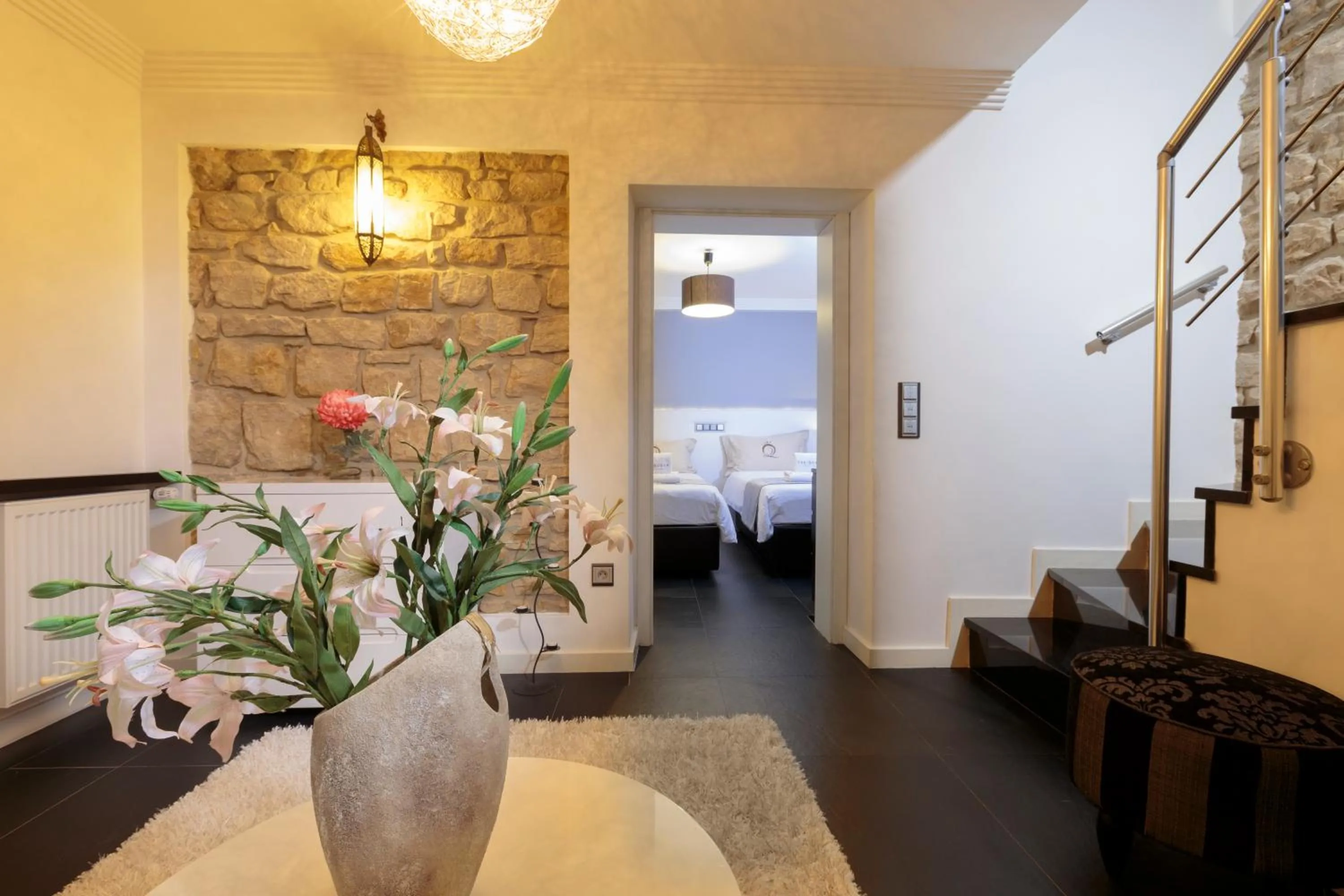 Living room, Bed in The Queen Luxury Apartments - Villa Cortina
