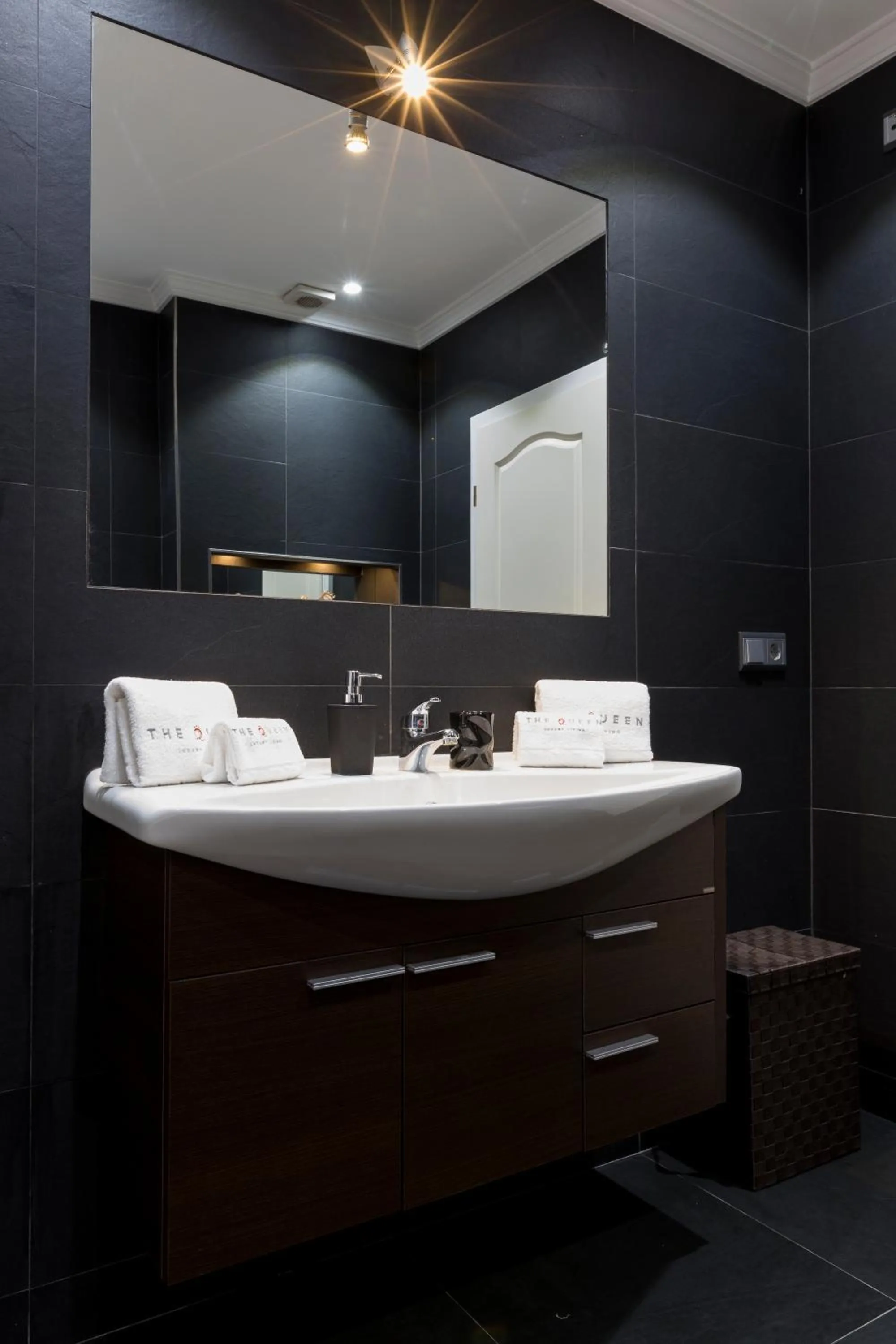 Bathroom in The Queen Luxury Apartments - Villa Cortina