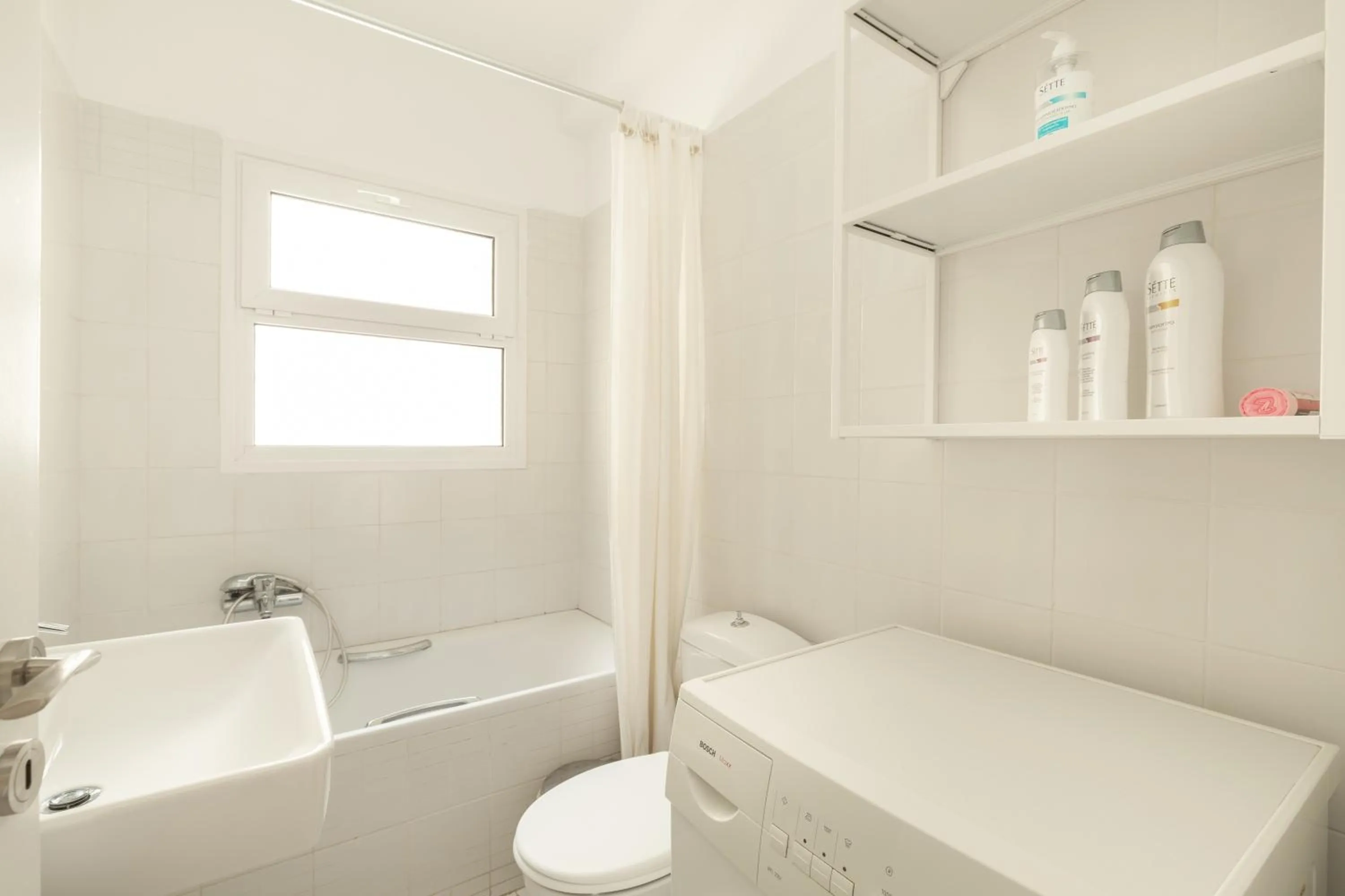 Bathroom in Vibrant in Pangrati by Athenian Homes