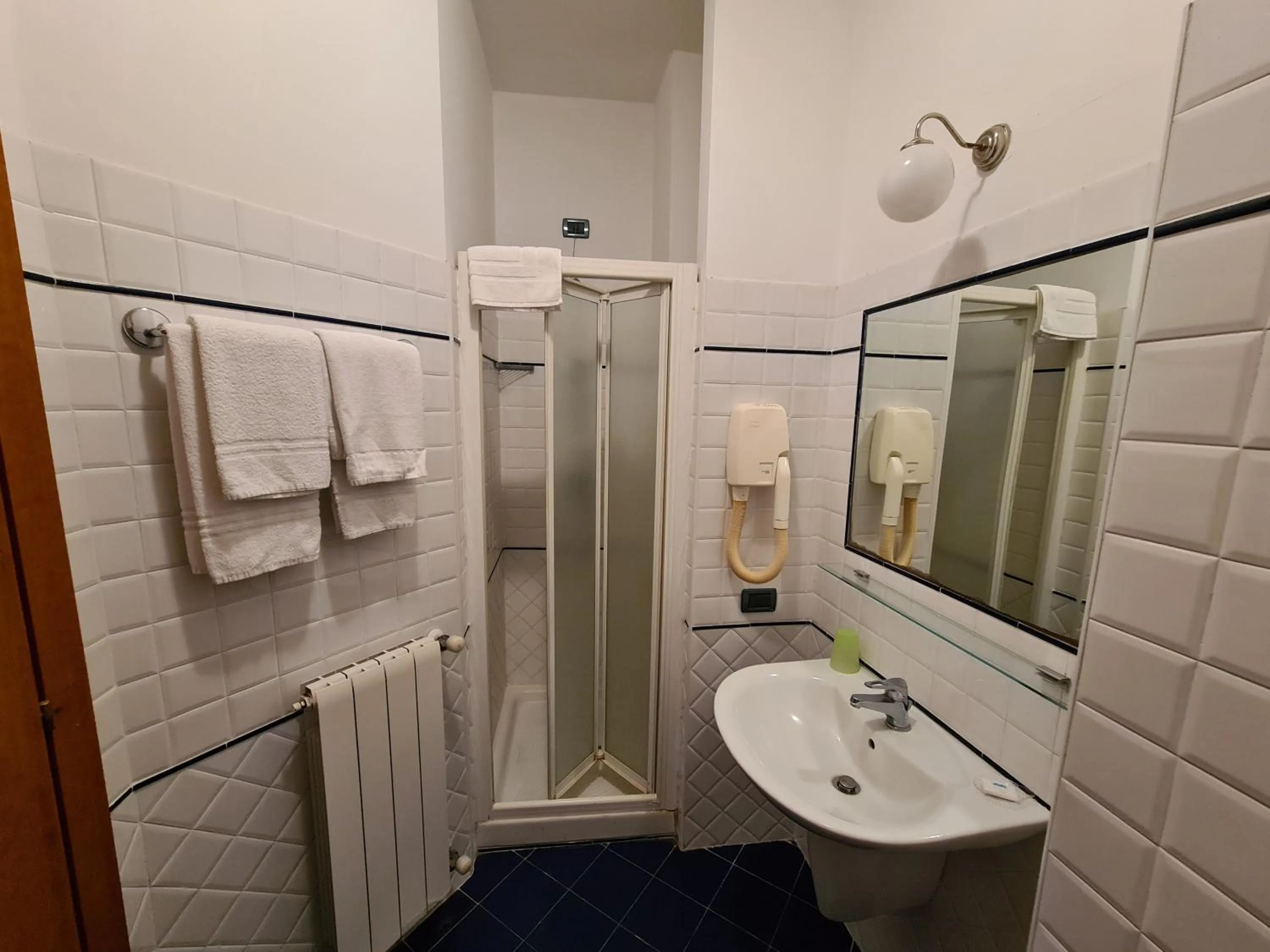 Shower in Hotel Nazionale