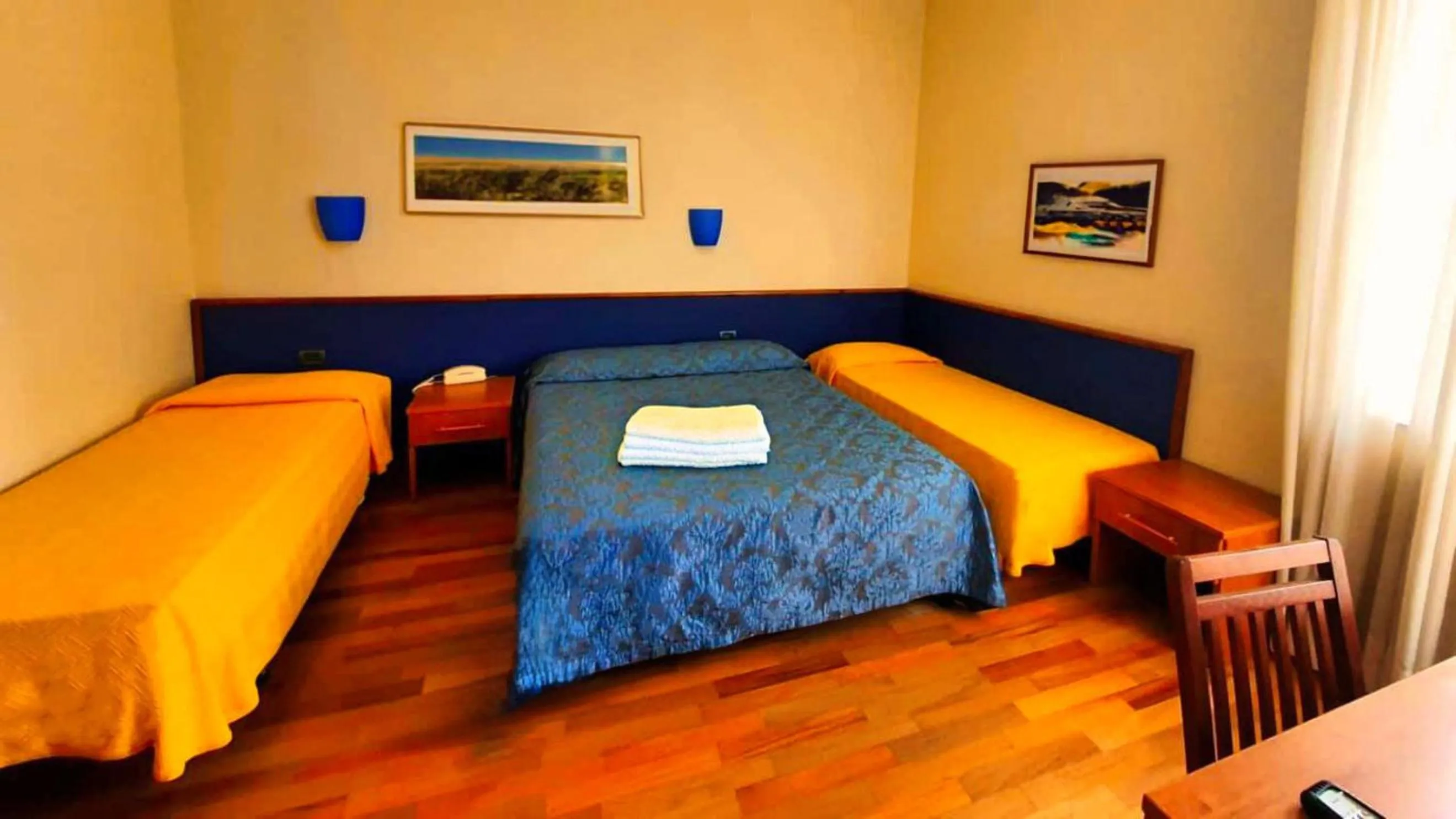 View (from property/room), Bed in Hotel Nazionale