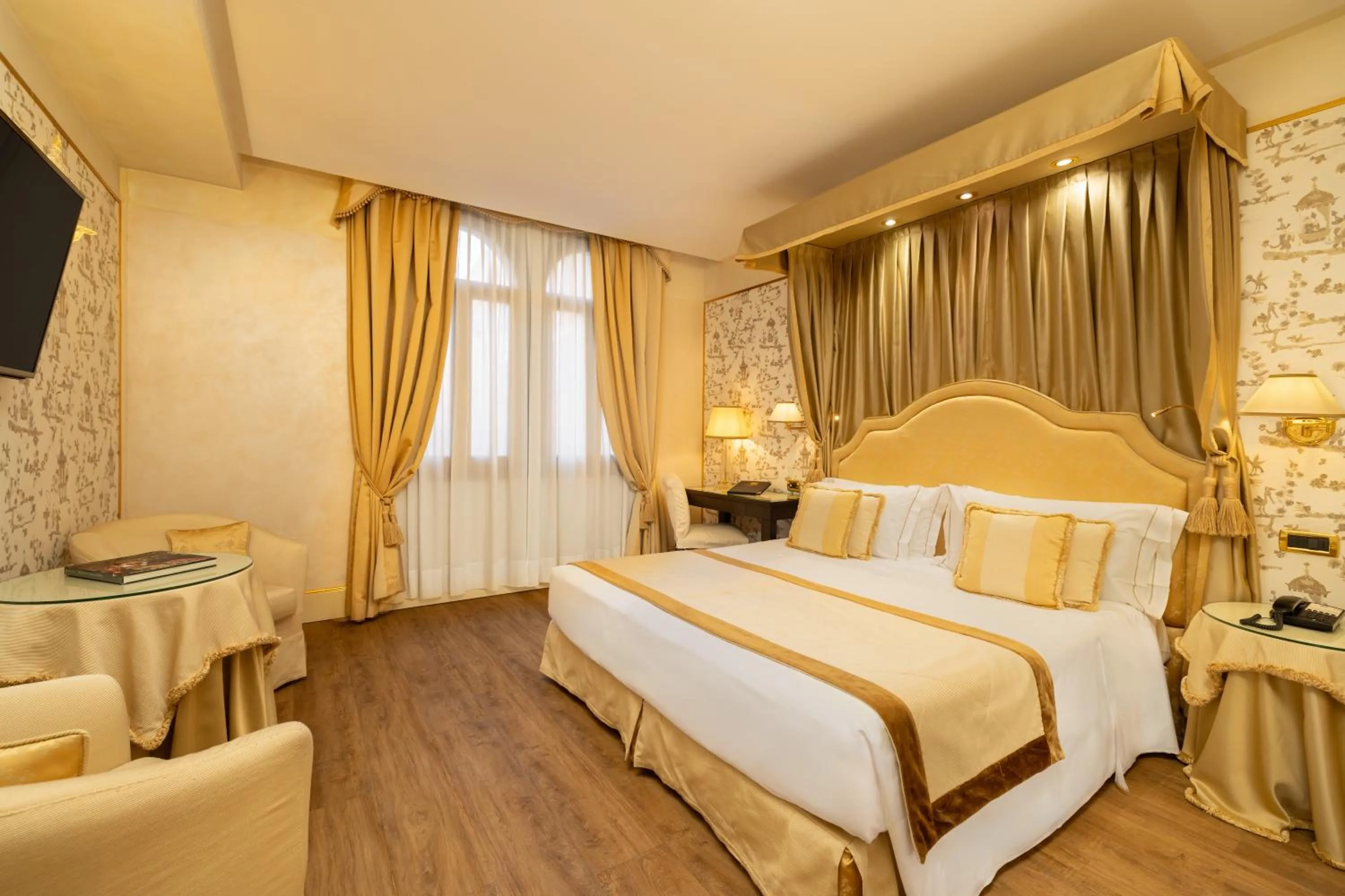 Bedroom, Bed in Hotel A La Commedia