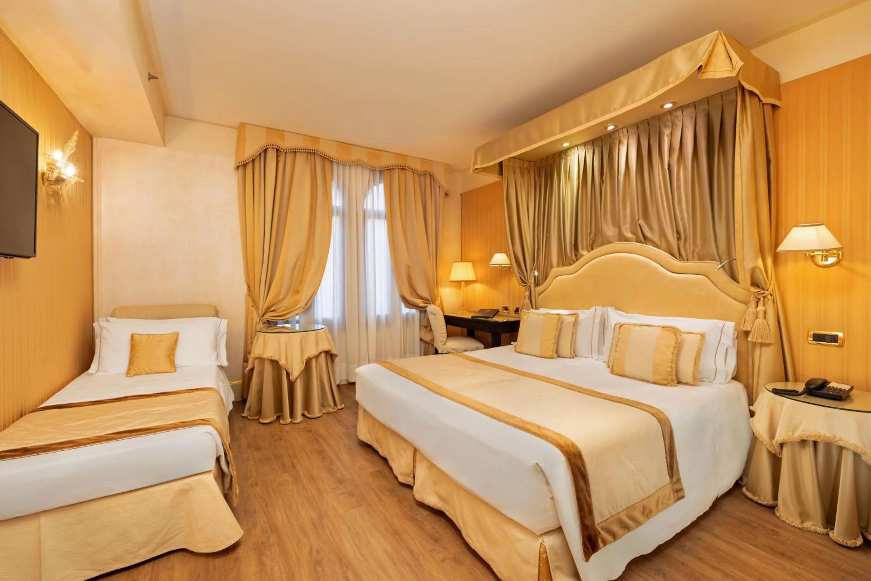 Bedroom, Bed in Hotel A La Commedia