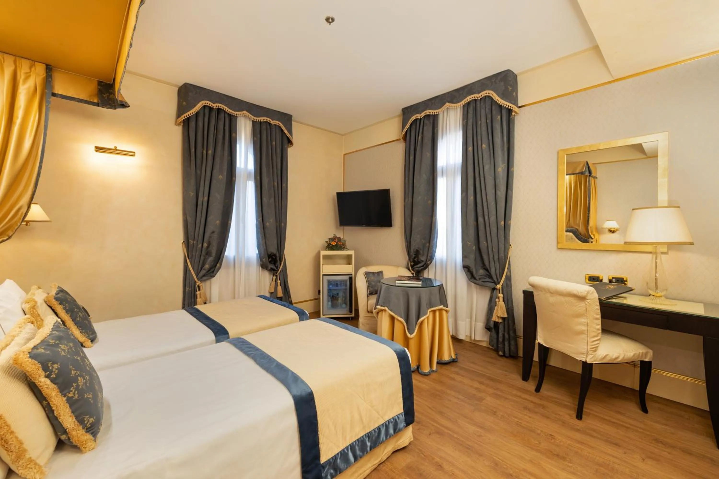 Bedroom, Bed in Hotel A La Commedia