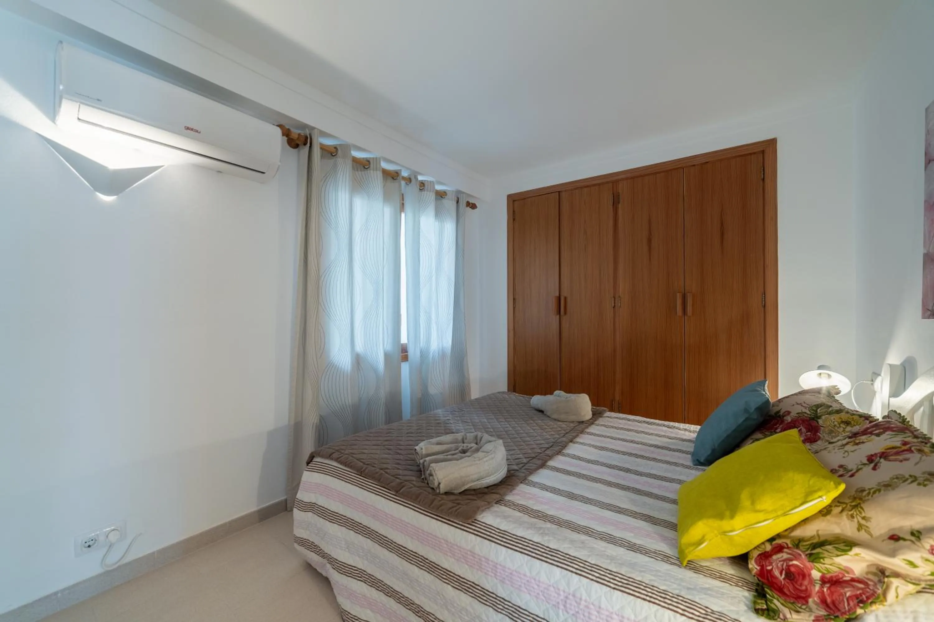 Bed in Apartment Voltor Bajos E By SunVillas Mallorca