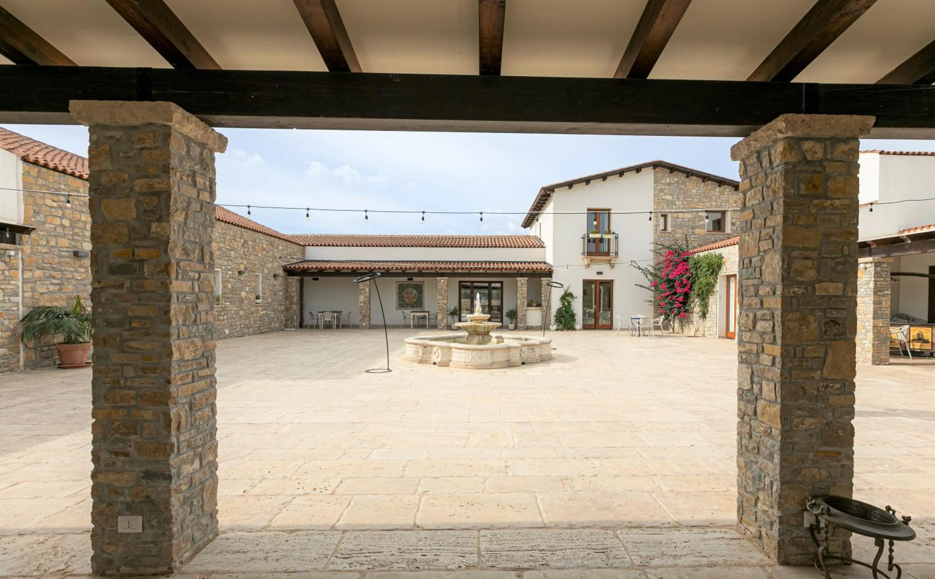 Inner courtyard view in La Corte del Sole
