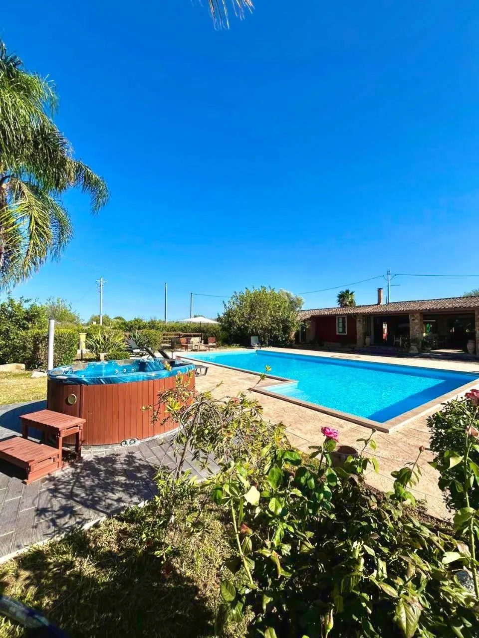 Swimming pool in Case Di Loco Castro