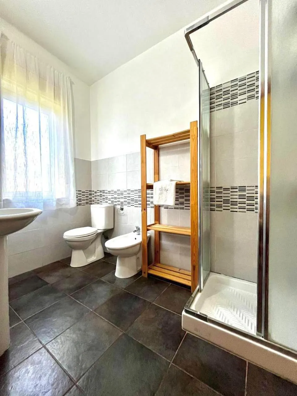 Shower in Case Di Loco Castro