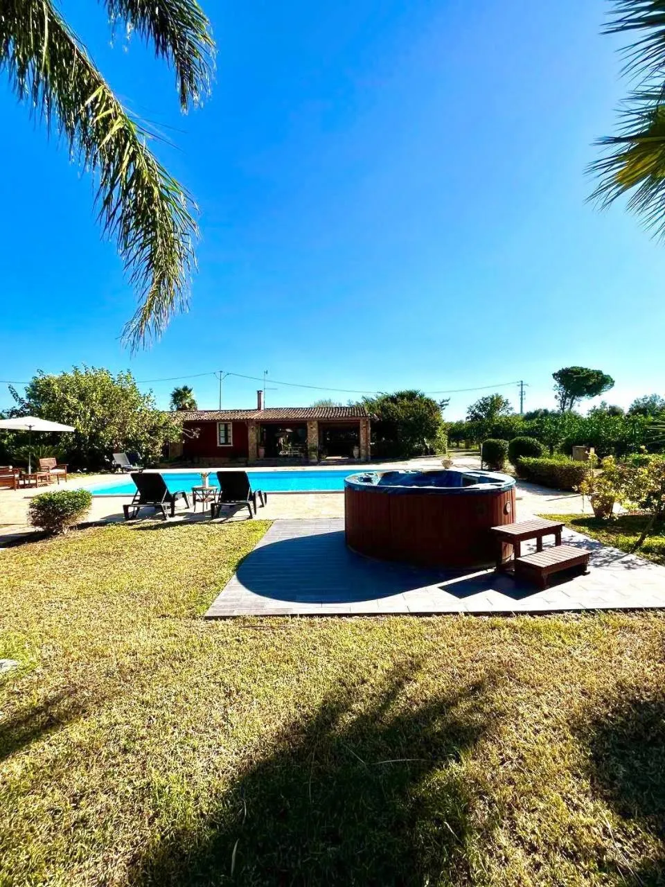 Swimming pool in Case Di Loco Castro