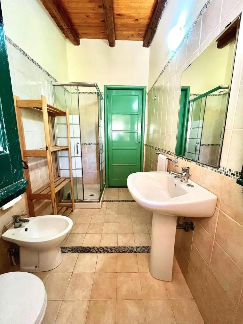 Shower in Case Di Loco Castro