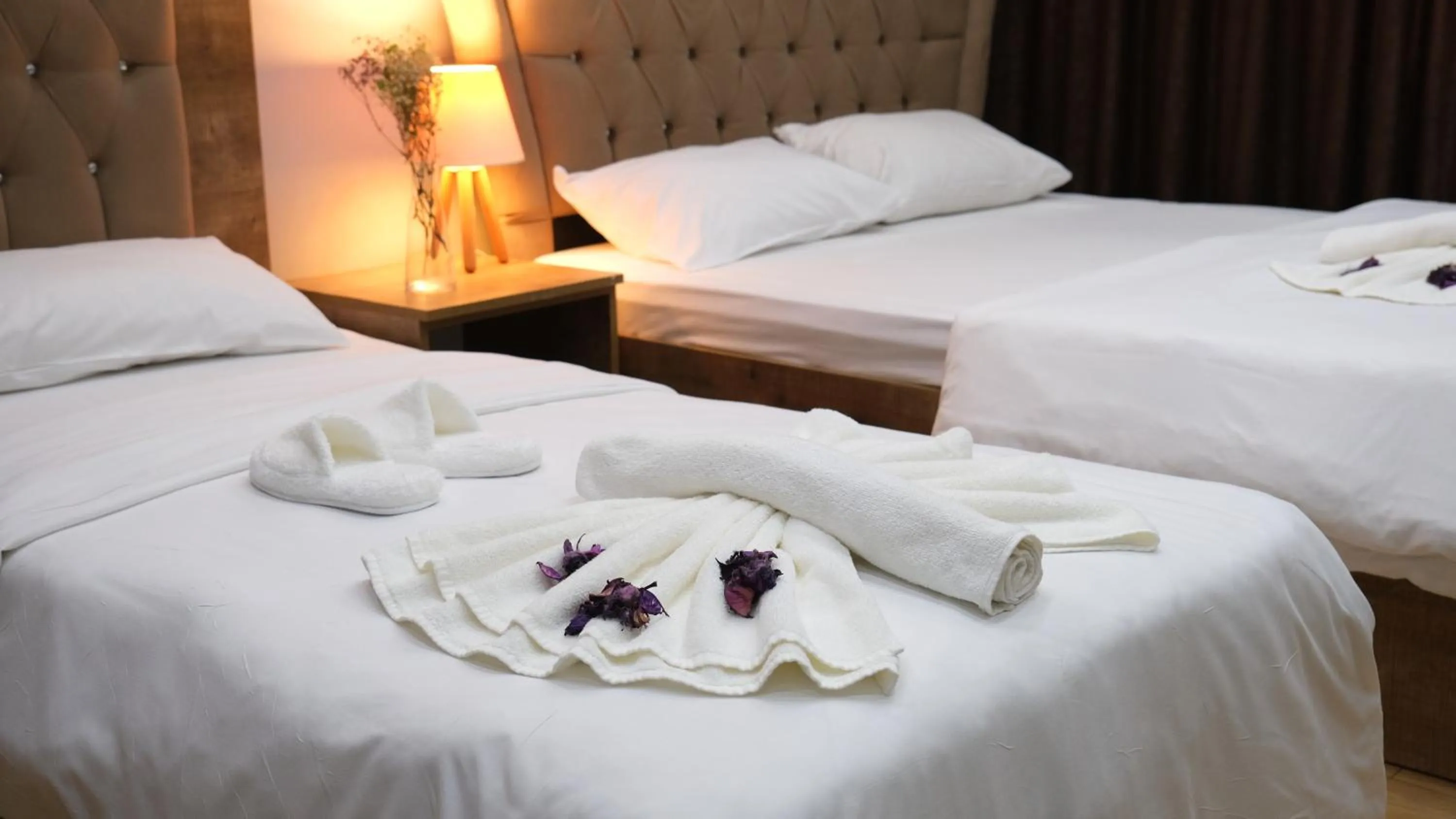 Bed in BIG MOLLS HOTEL