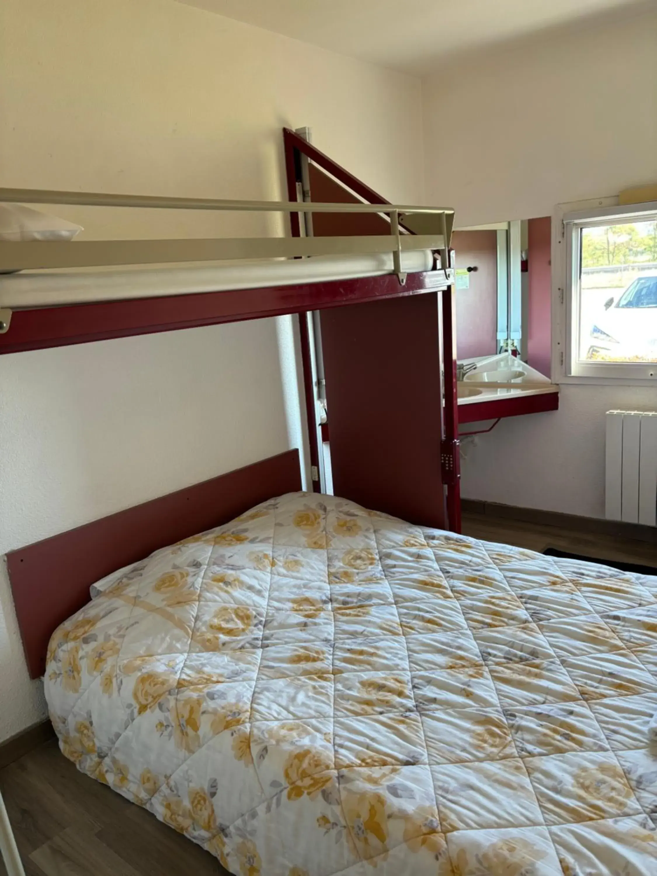 Bed in HOTEL PARIS VALENCE Bed in HOTEL PARIS VALENCE