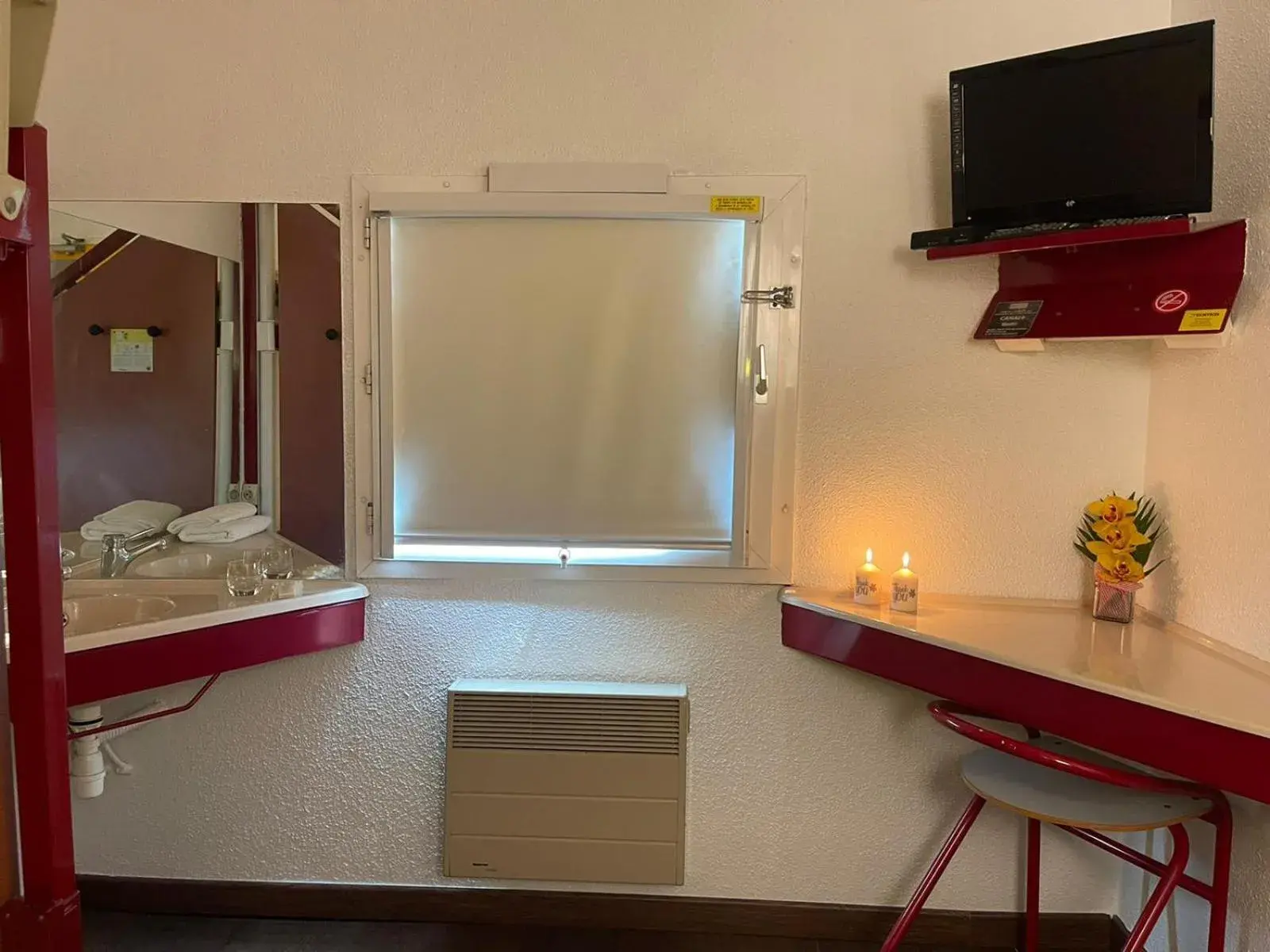 Bed in HOTEL PARIS VALENCE Bed in HOTEL PARIS VALENCE