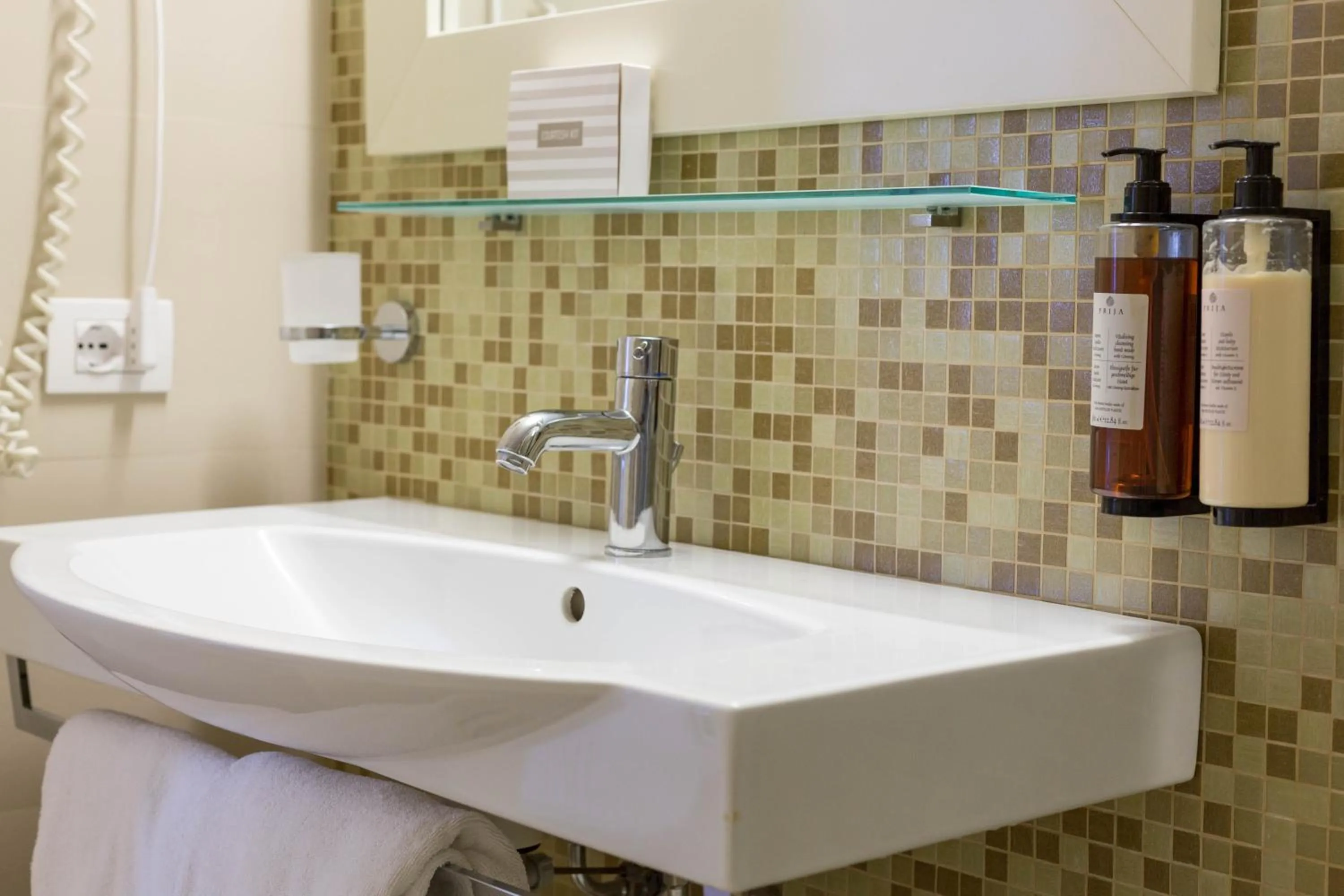 Bathroom in Hotel Catalunya