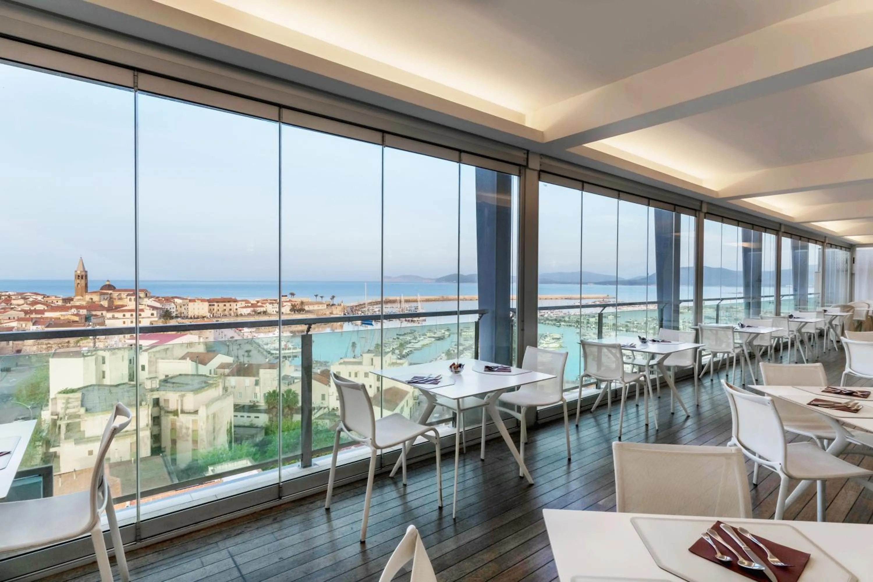 Restaurant/places to eat in Hotel Catalunya