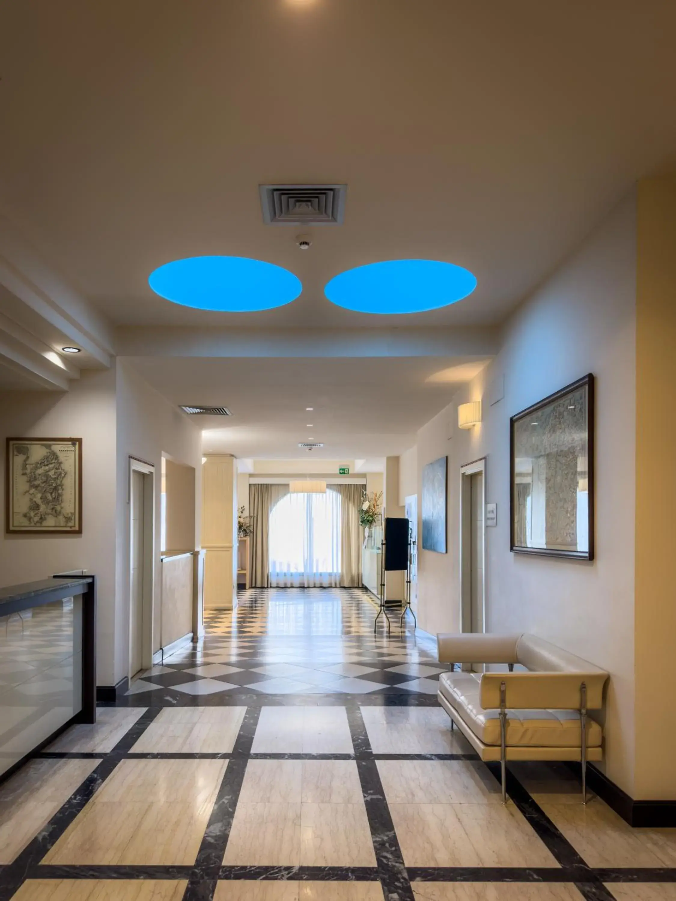 Lobby or reception in Hotel Catalunya Lobby or reception in Hotel Catalunya