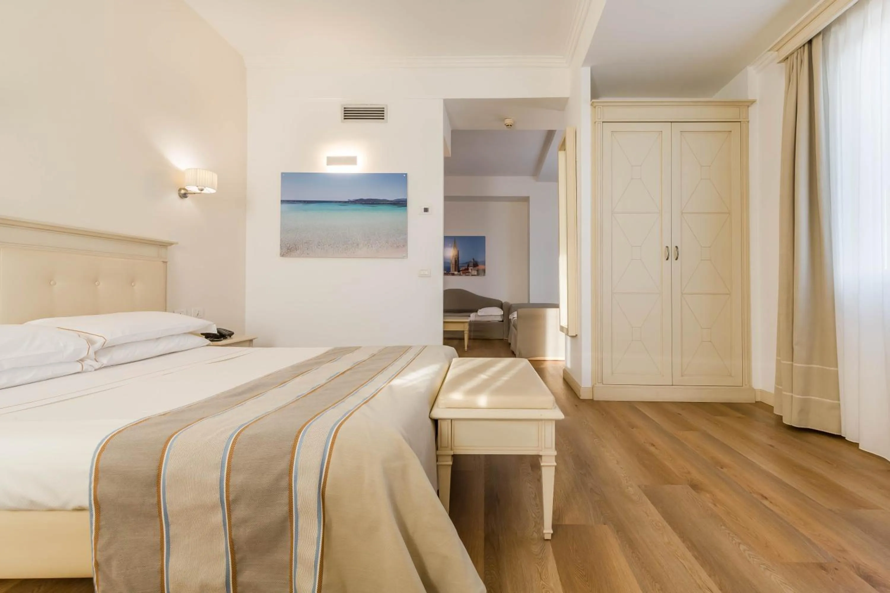 Bedroom, Bed in Hotel Catalunya