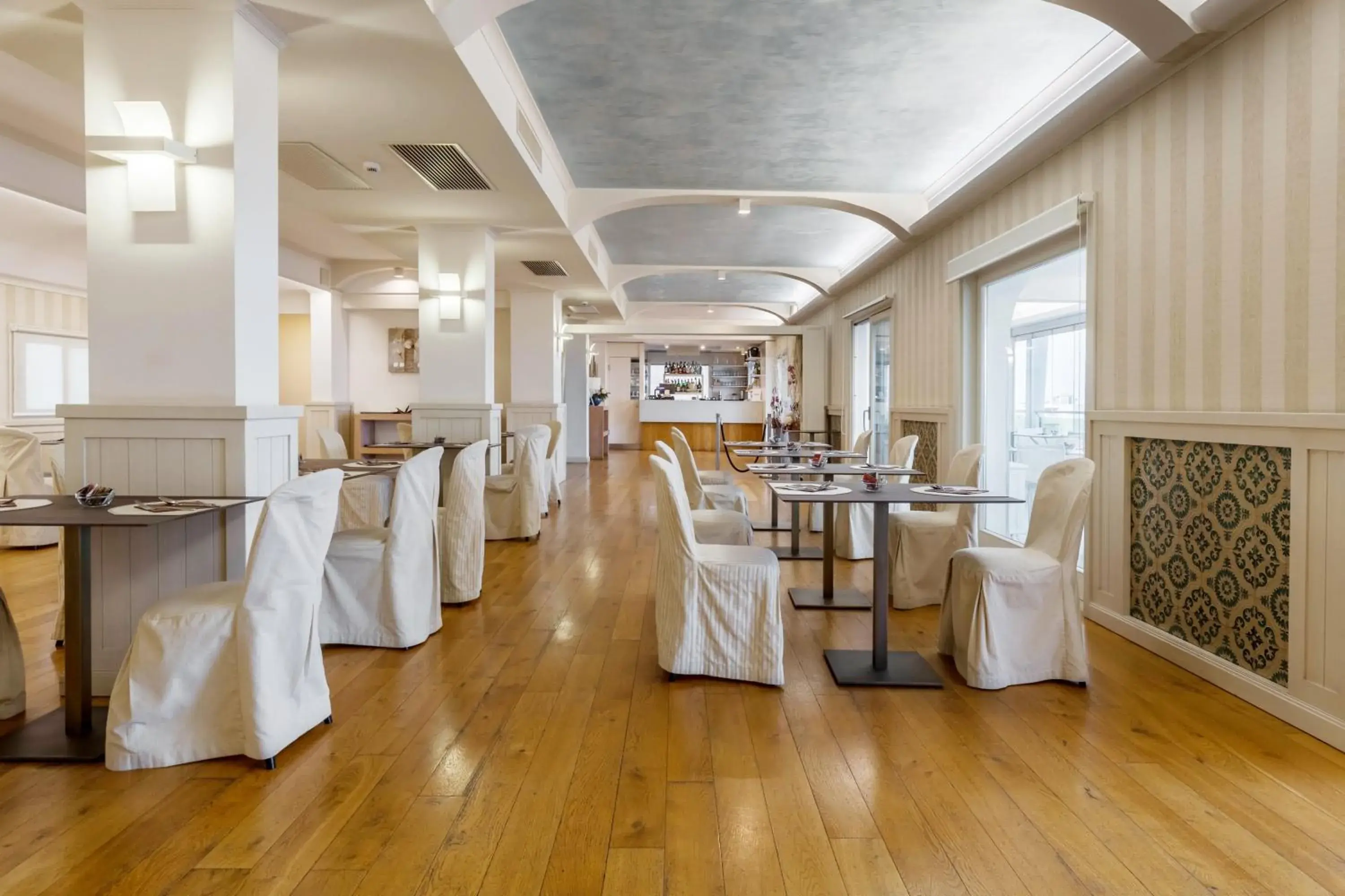 Restaurant/places to eat in Hotel Catalunya Restaurant/places to eat in Hotel Catalunya