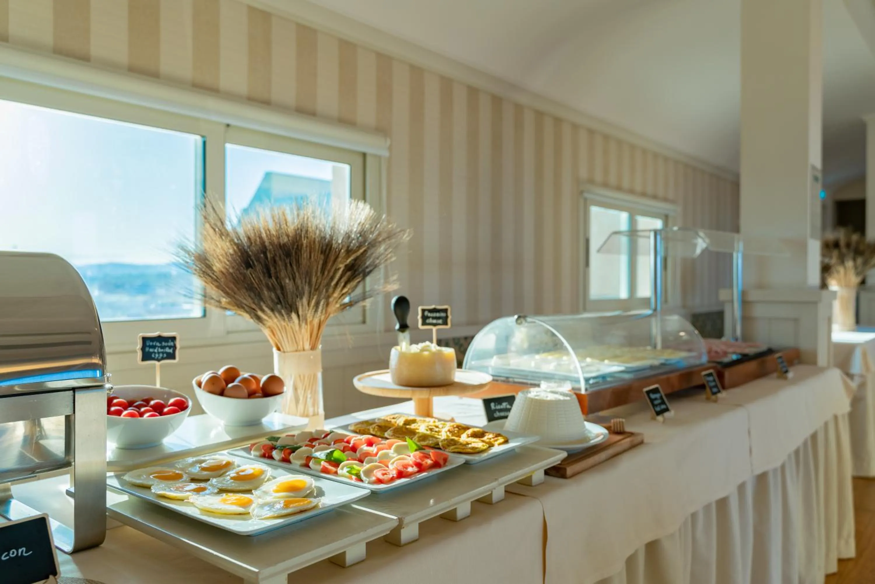 Buffet breakfast in Hotel Catalunya