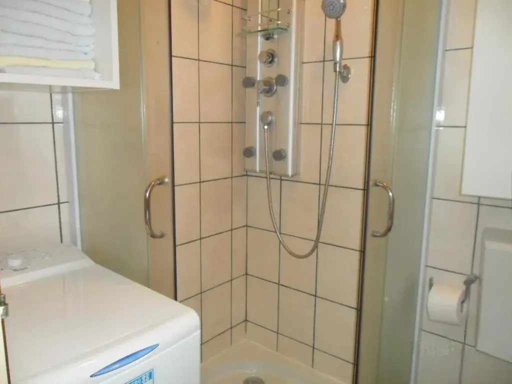 One-Bedroom Apartment with Balcony in Apartments Batovanja One-Bedroom Apartment with Balcony in Apartments Batovanja