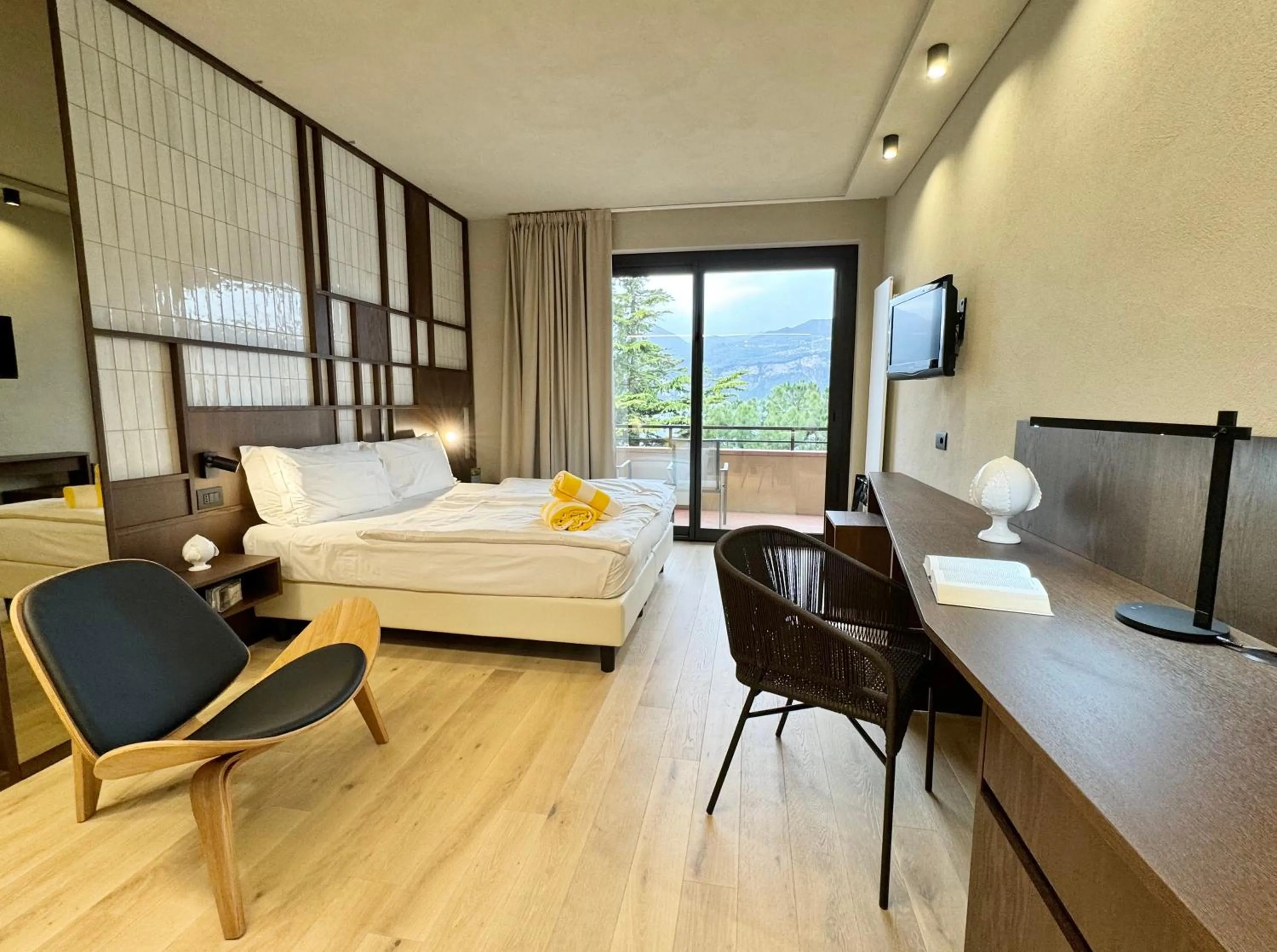 Bedroom, Bed in Hotel Du Lac - Relax Attitude Hotel