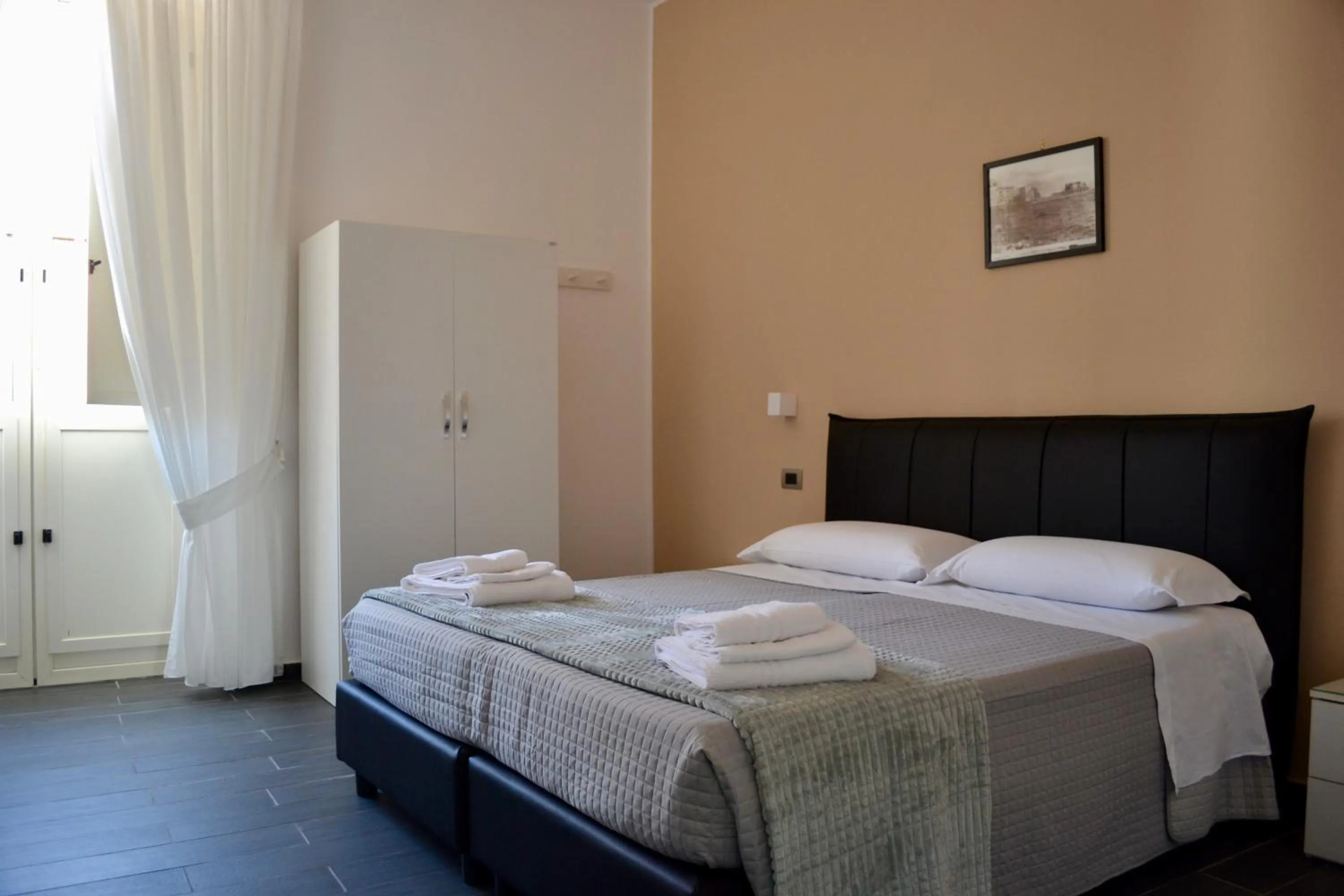 Bed in Le Porte di Napoli - Rooms