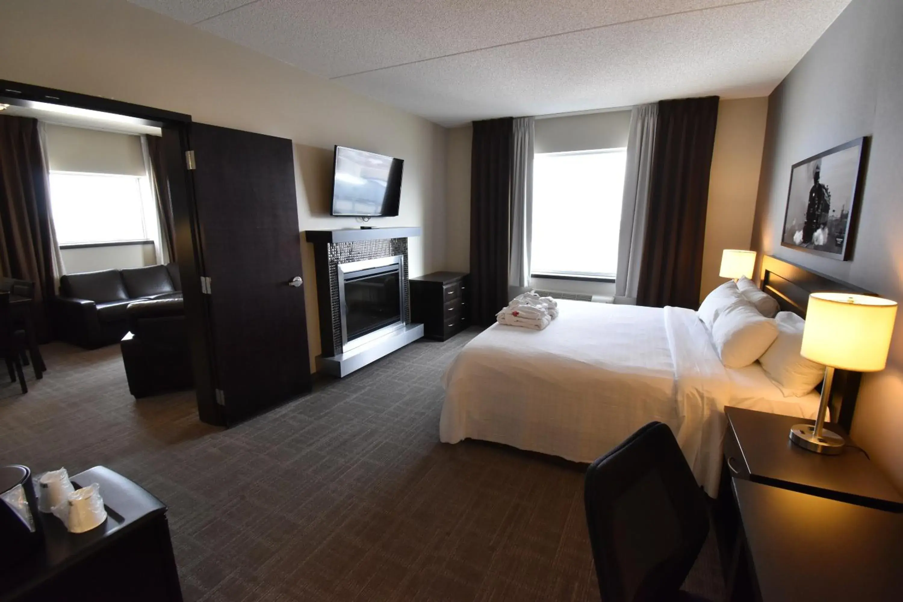 Bedroom, Bed in Canad Inns Health Sciences Centre Bedroom, Bed in Canad Inns Health Sciences Centre