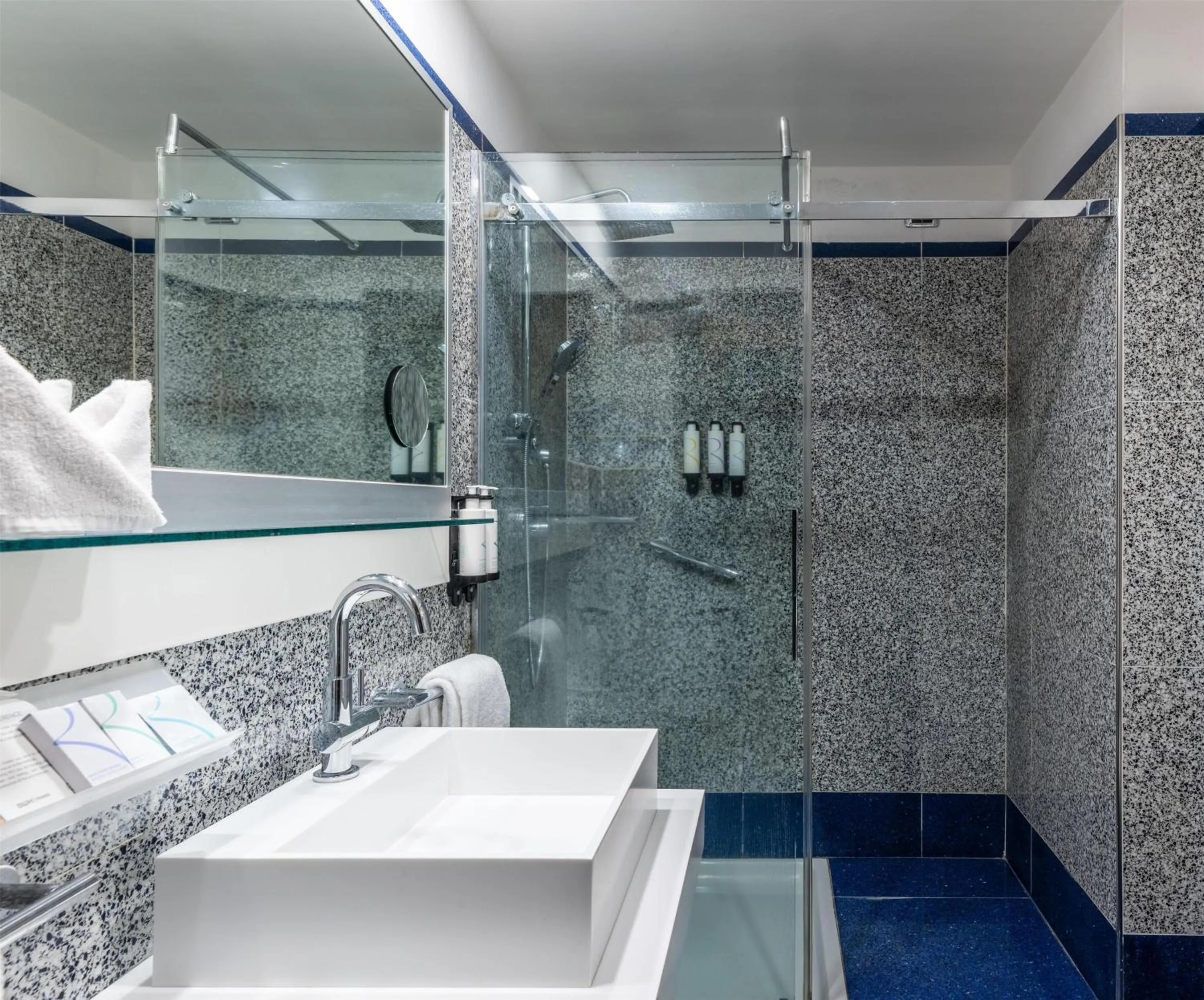 Bathroom in Best Western Plus Hotel Universo