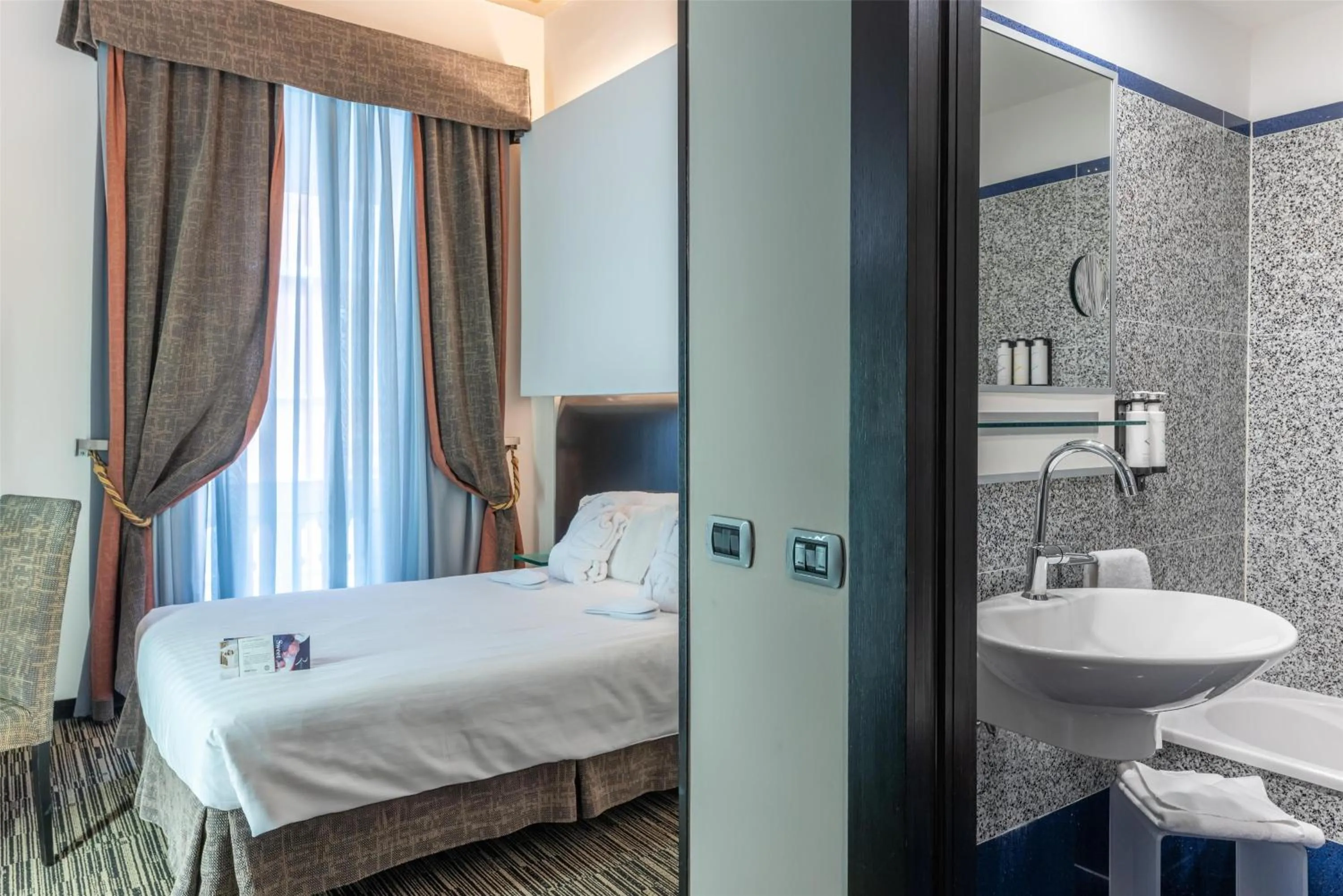 Bedroom, Bed in Best Western Plus Hotel Universo