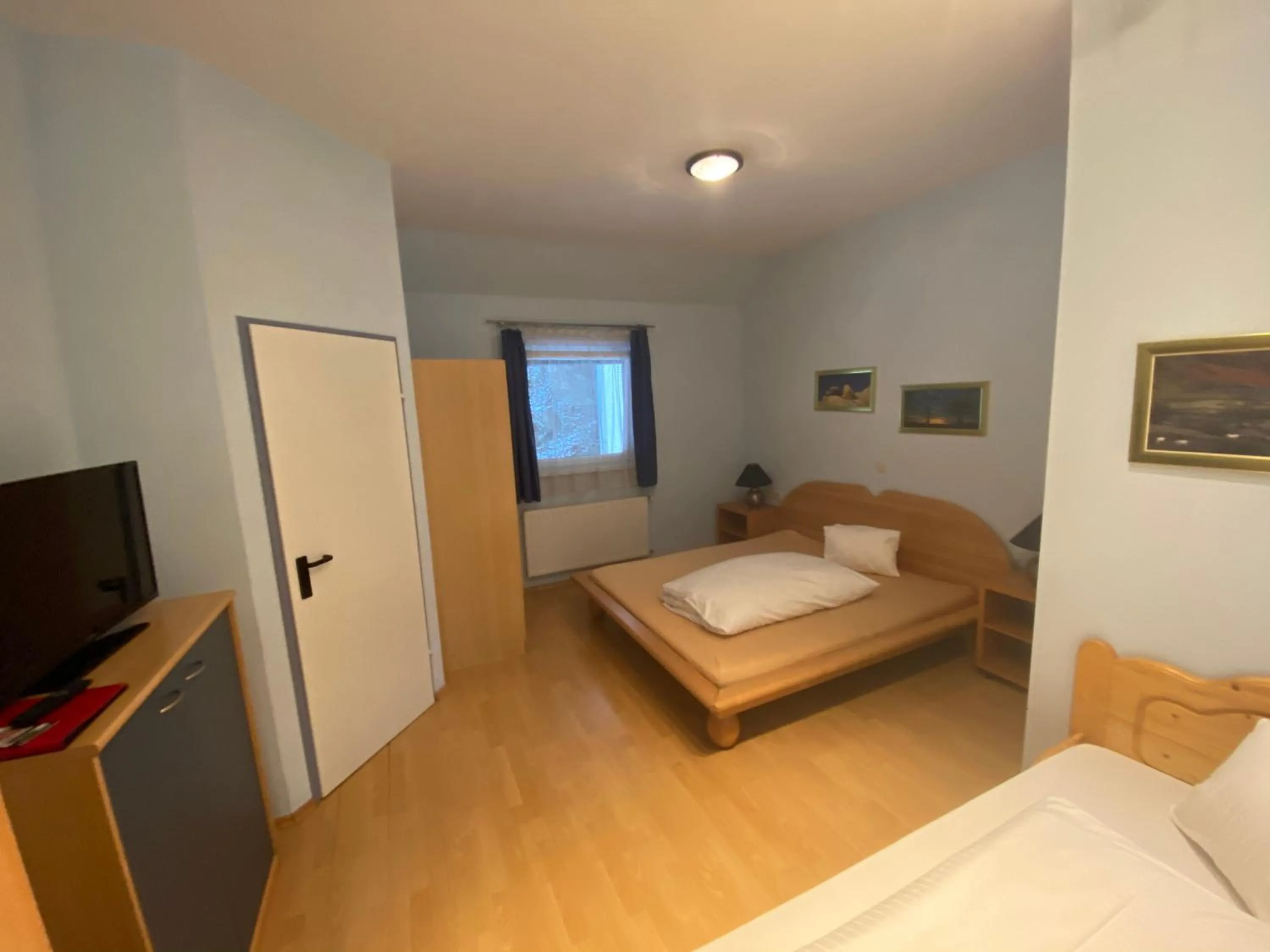 TV and multimedia, Bed in Waldrestaurant VIDA