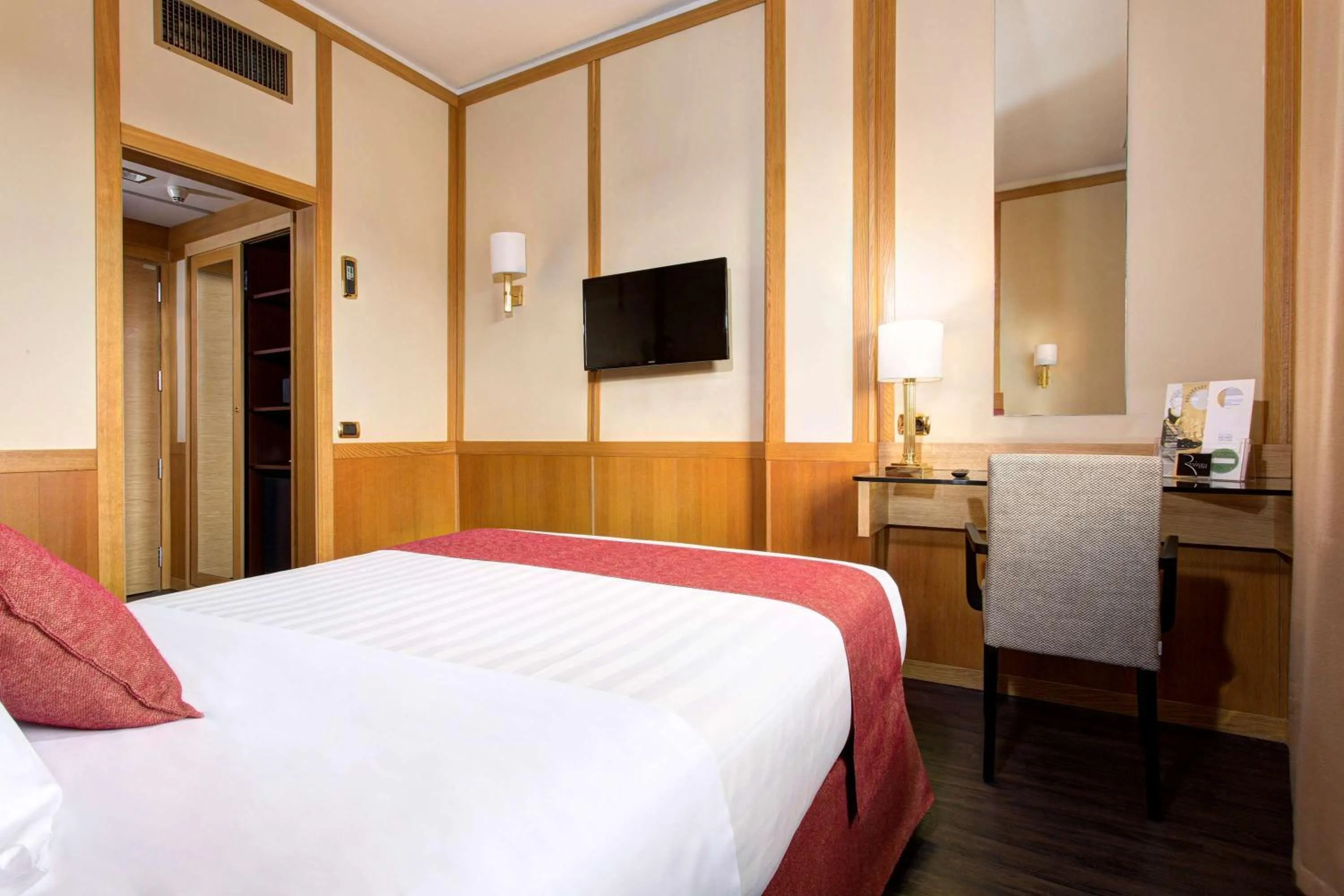 Bedroom, Bed in Best Western Hotel President - Colosseo