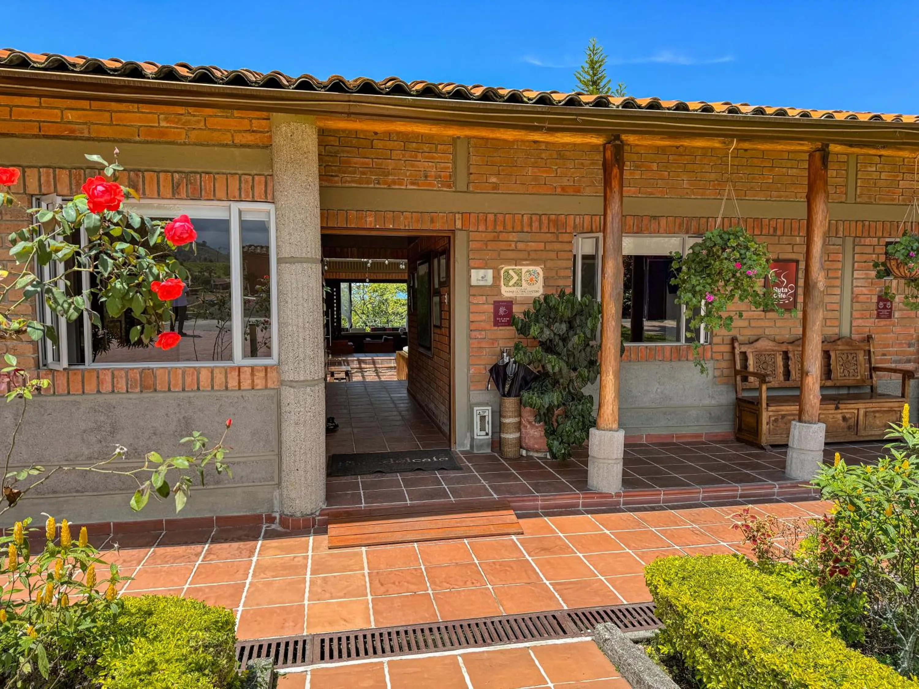 Property building in Finca del Café - Casa Typica