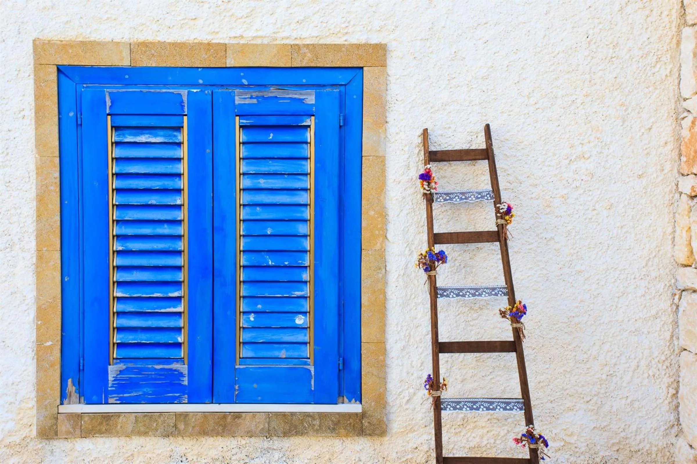 Decorative detail in Borgo Marino Plemmirio