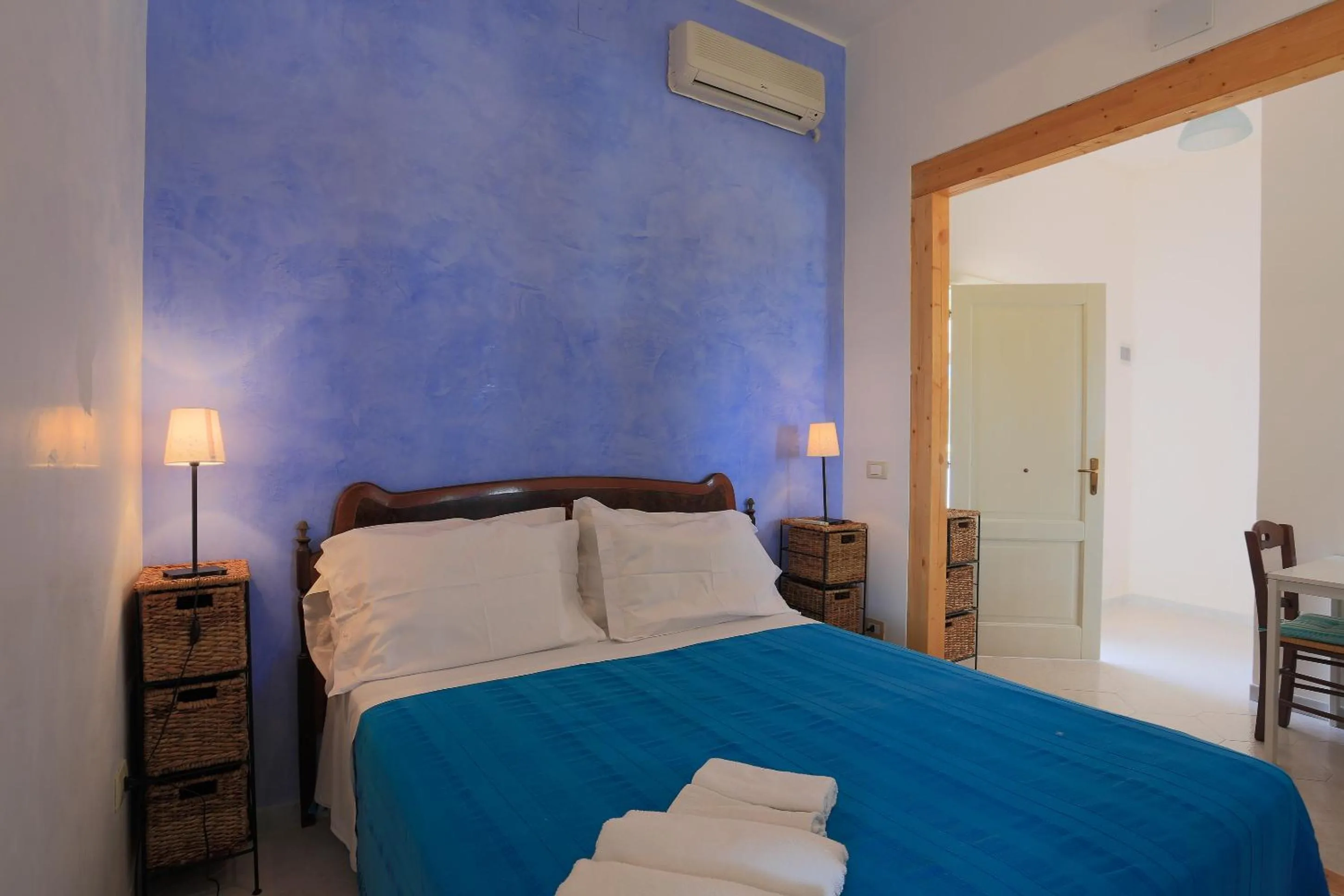 Photo of the whole room, Bed in Borgo Marino Plemmirio