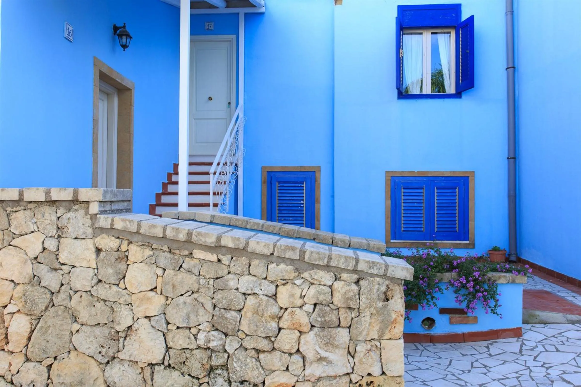 Facade/entrance in Borgo Marino Plemmirio