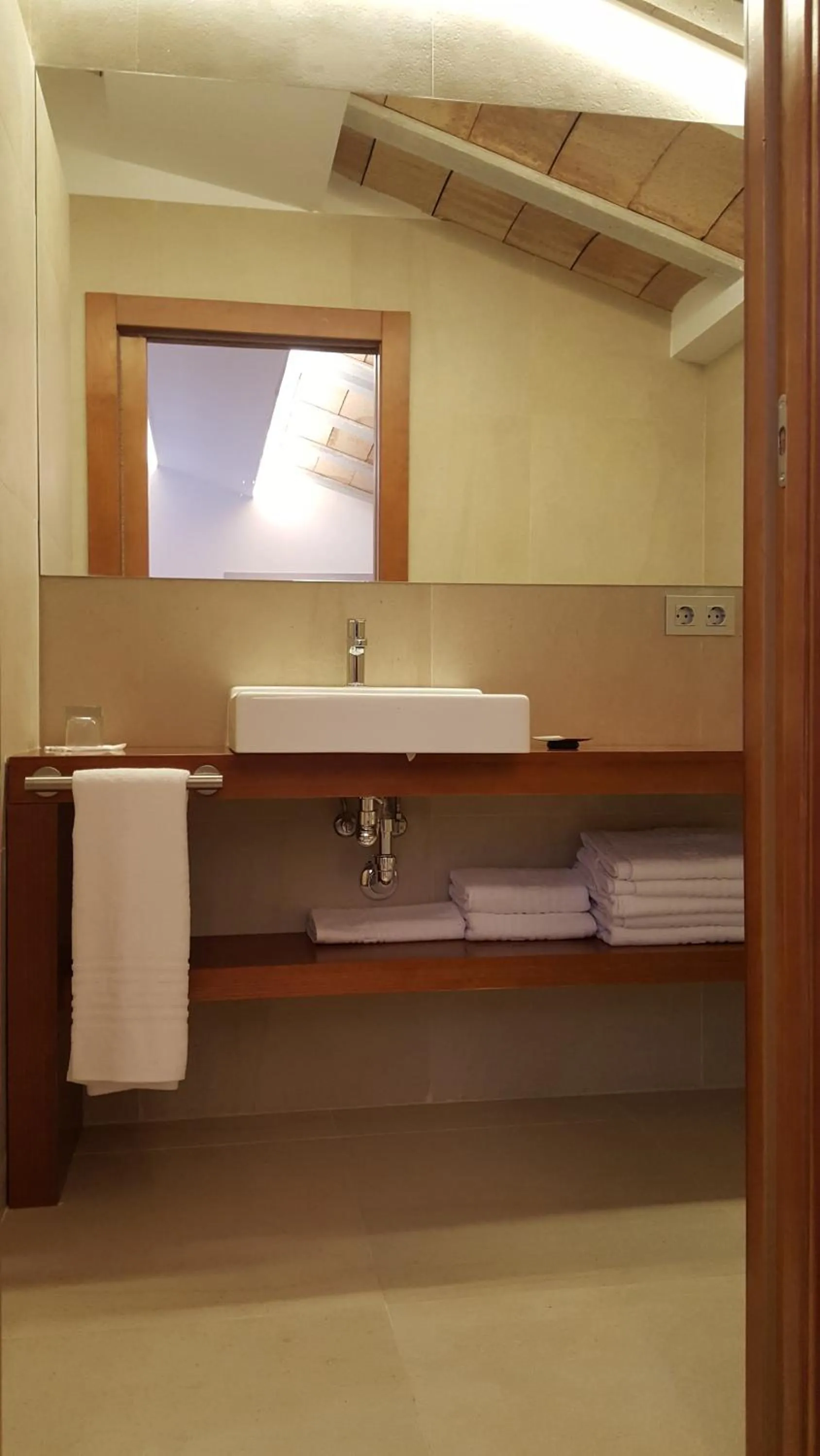 Bathroom in HOTEL ISLA PLANA