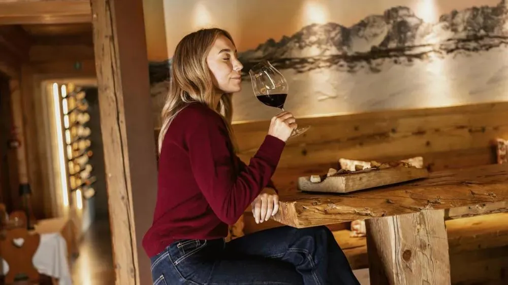 Restaurant/places to eat in Monaco Sport Hotel