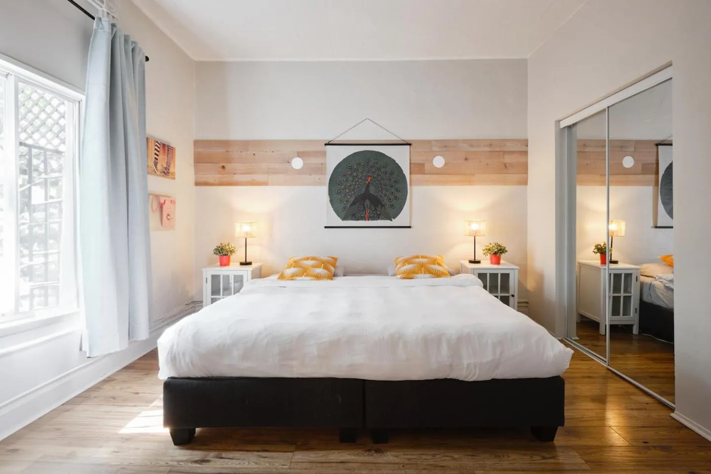 Bed in MtlVacationRentals - MTL ZOO