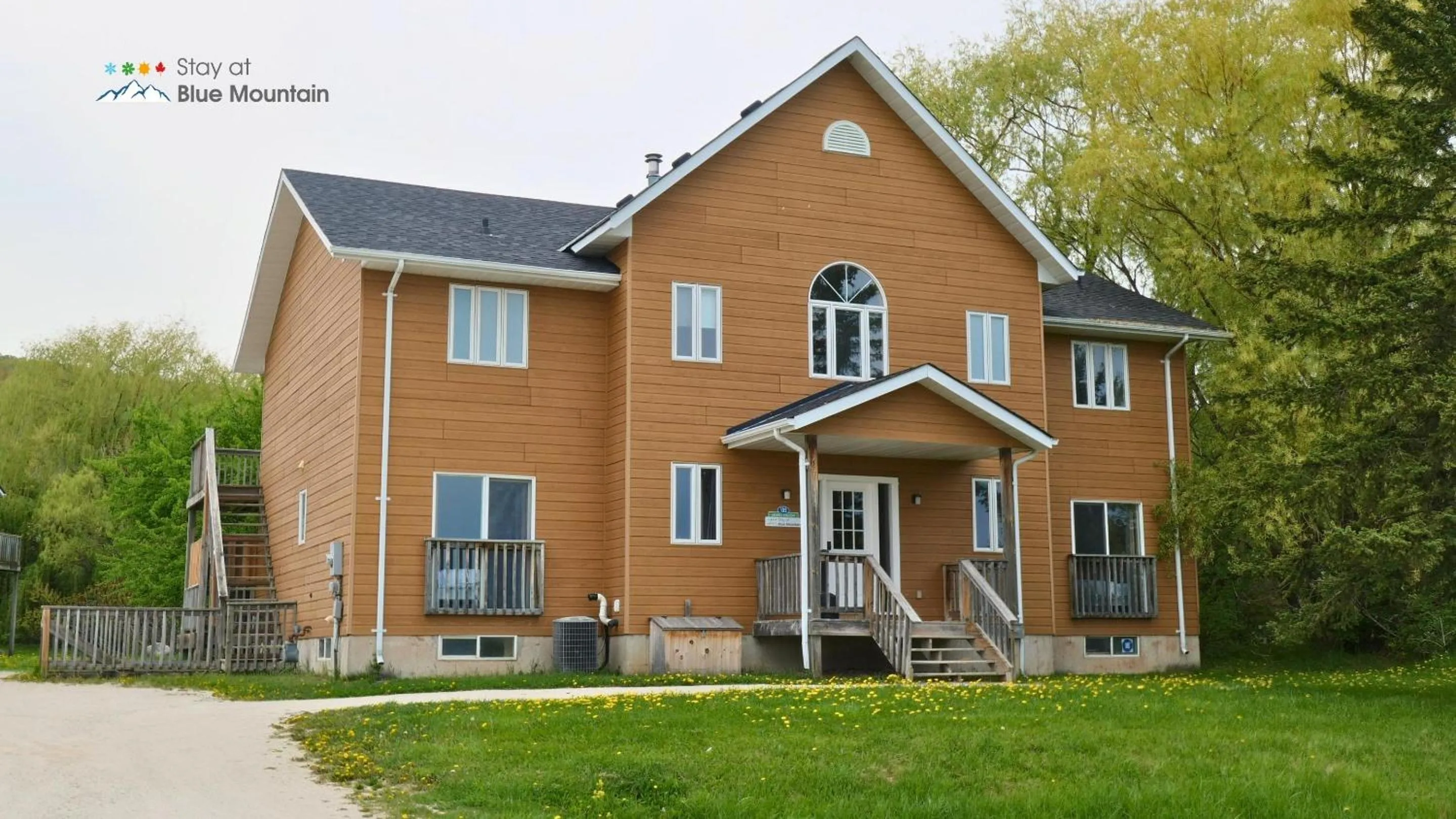 Facade/entrance in Summit Ridge 1