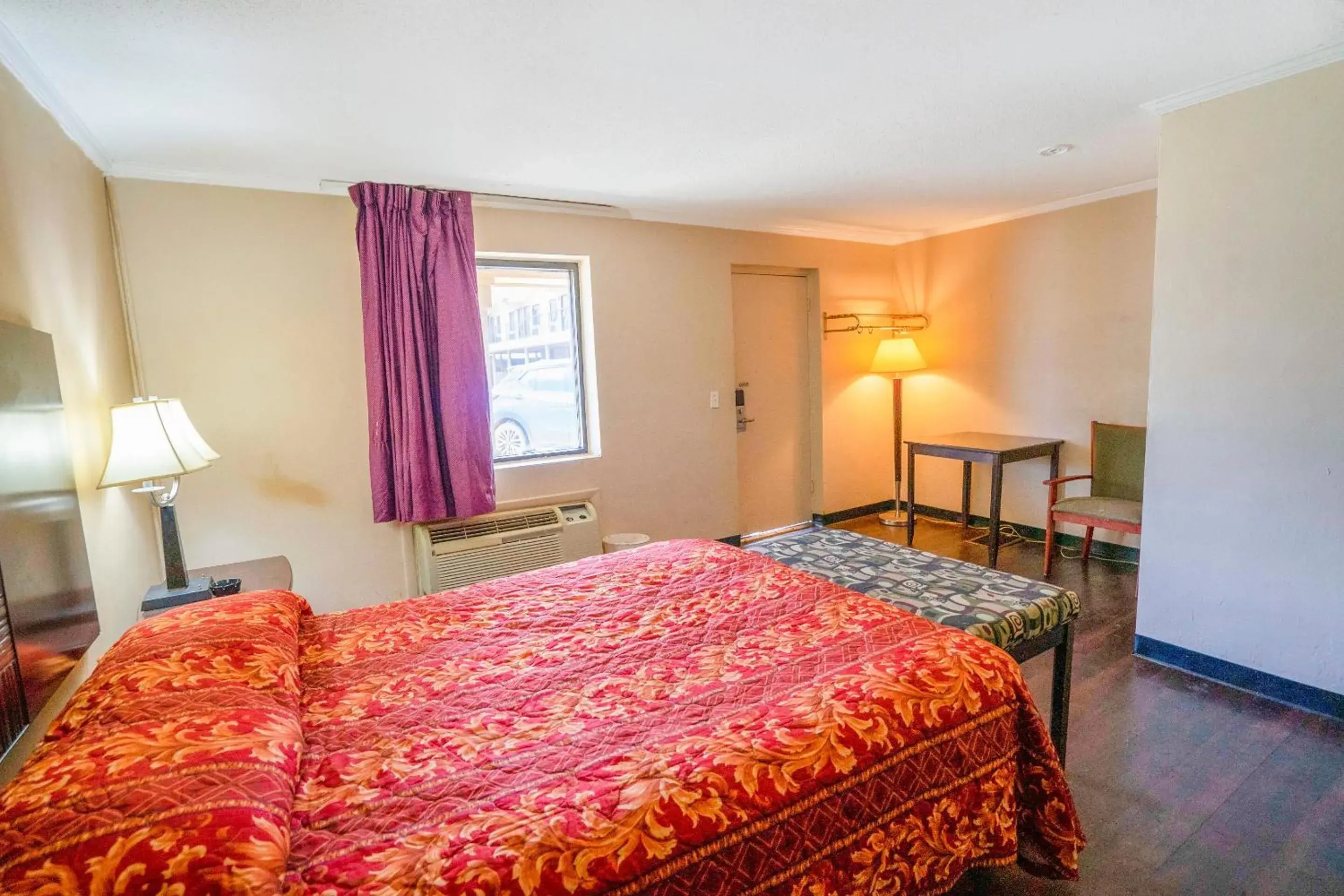 Bedroom, Bed in OYO Hotel Opp AL, Floral Hwy Bedroom, Bed in OYO Hotel Opp AL, Floral Hwy