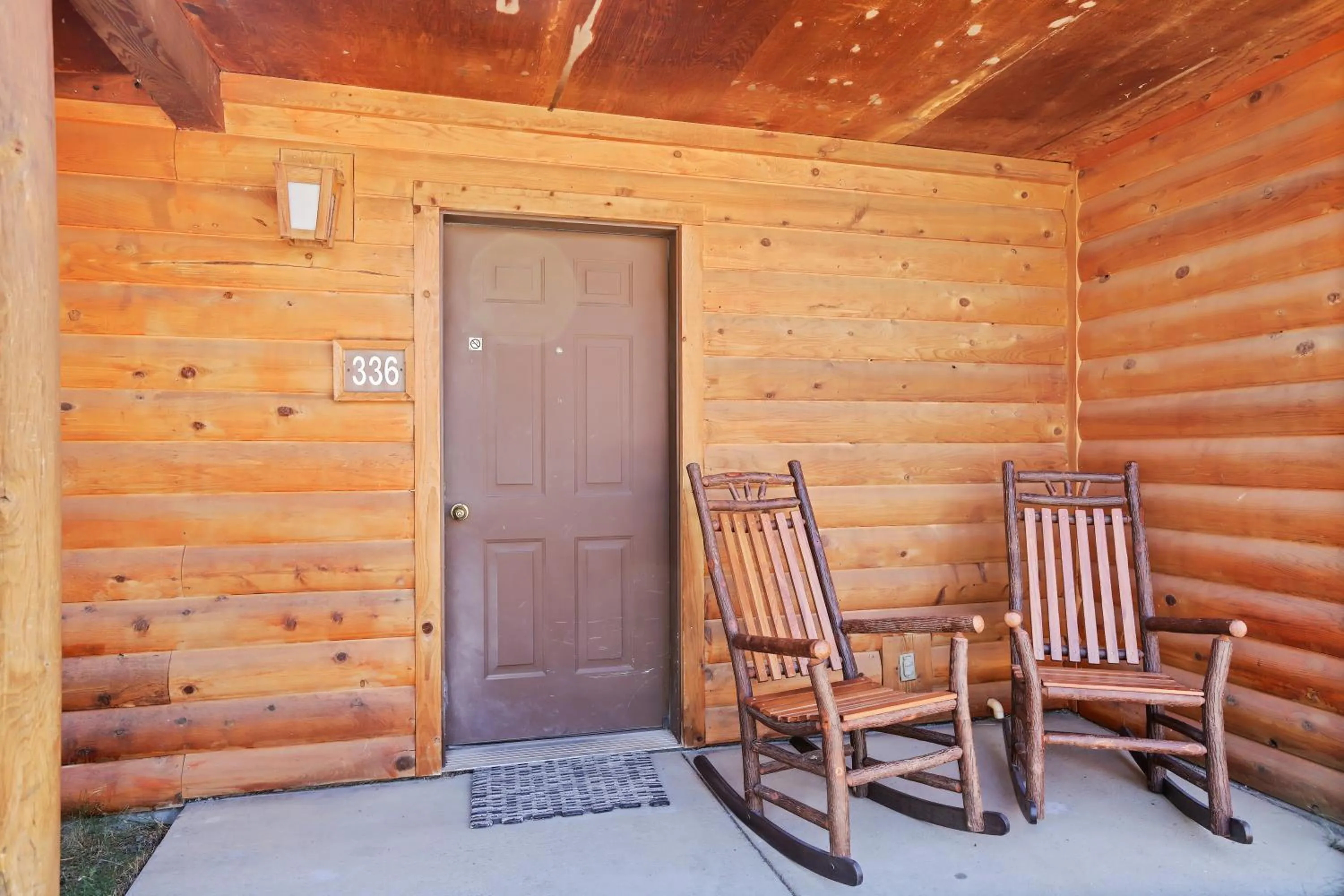 Balcony/Terrace in Headwaters Lodge & Cabins at Flagg Ranch
